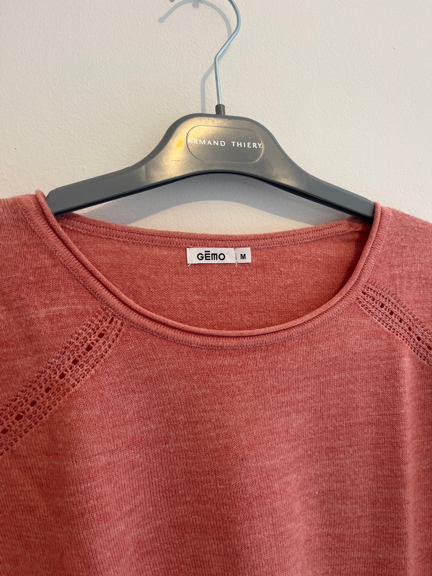 Pull doux corail avec détails broderies Gemo - M