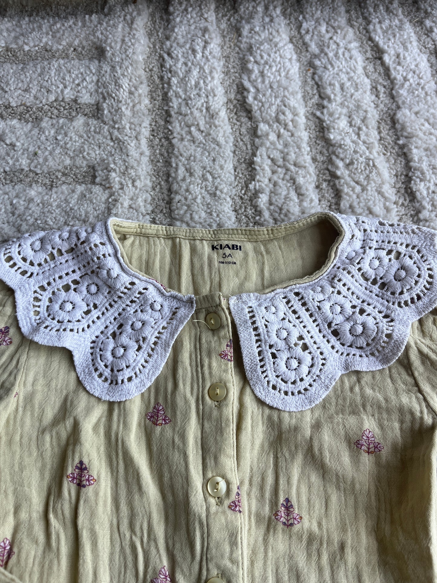 Robe à manches longues jaune fleurie et col Claudine - 5 ans