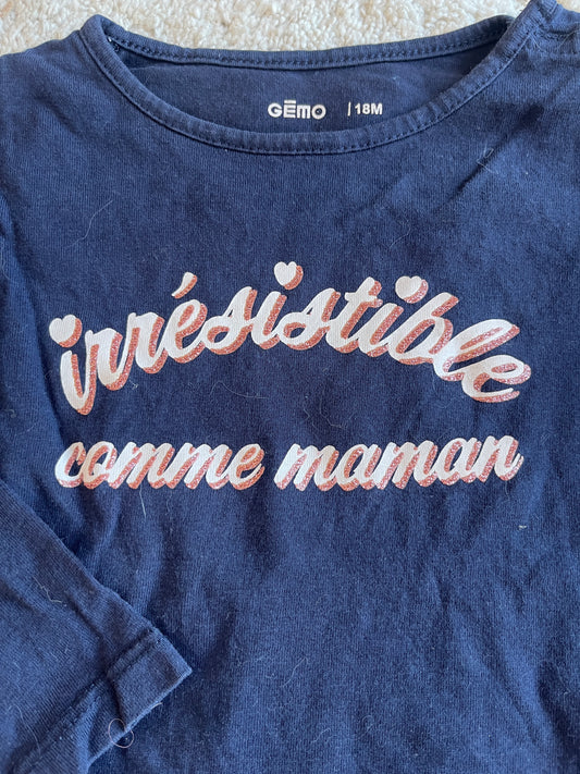 T-shirt à manches longues bleu « irrésistible comme maman » - 18 mois