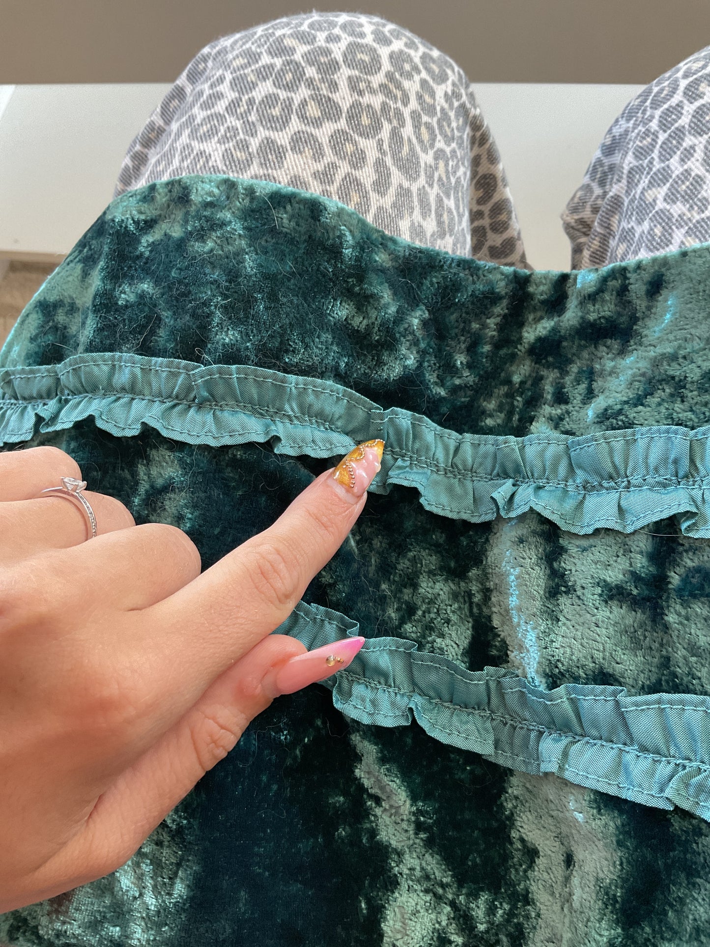 Foulard bleu canard en velours et volanté Maison 123