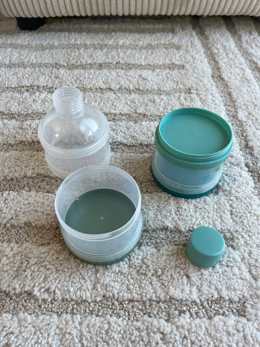 Boîte doseuse de lait 3 compartiments vert