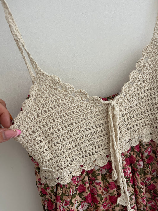 Mini robe fleurie avec bustier en crochet - M/L