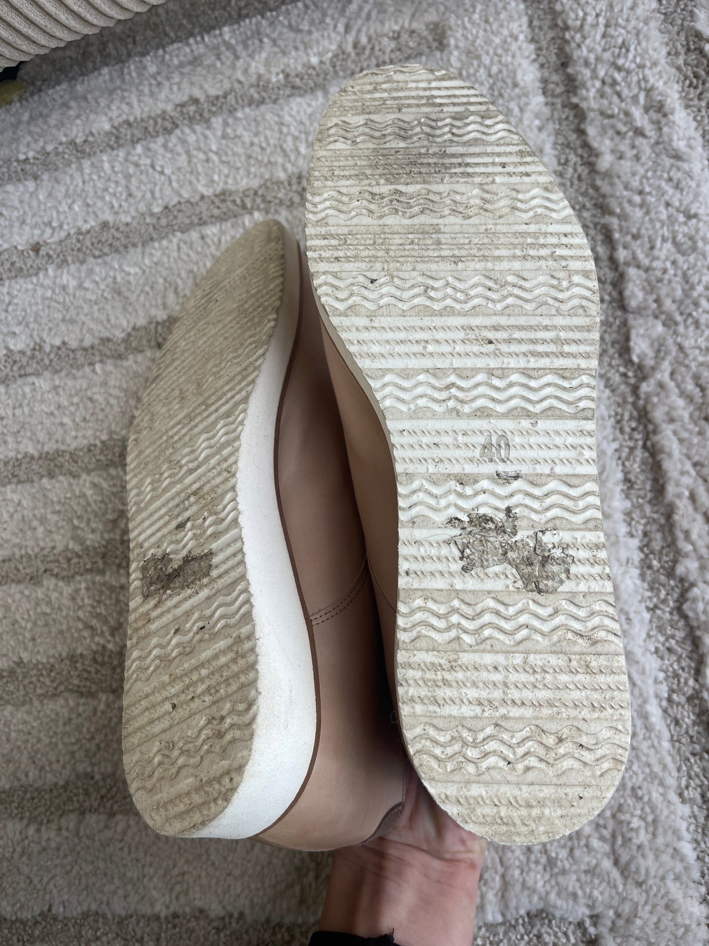 Paire de derbies rose pale avec semelle blanche en cuir Bocage - pointure 40
