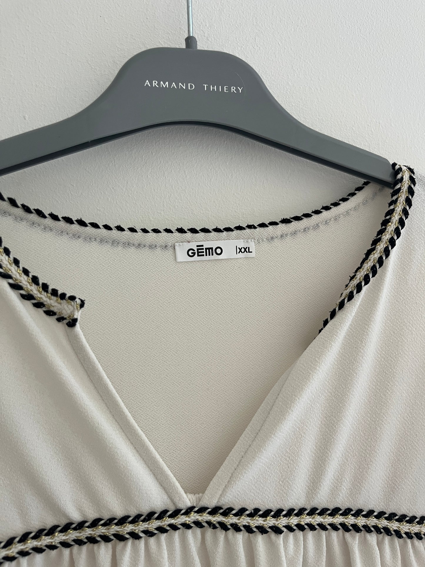 Blouse à manches longues blanc avec détails noirs - XXL