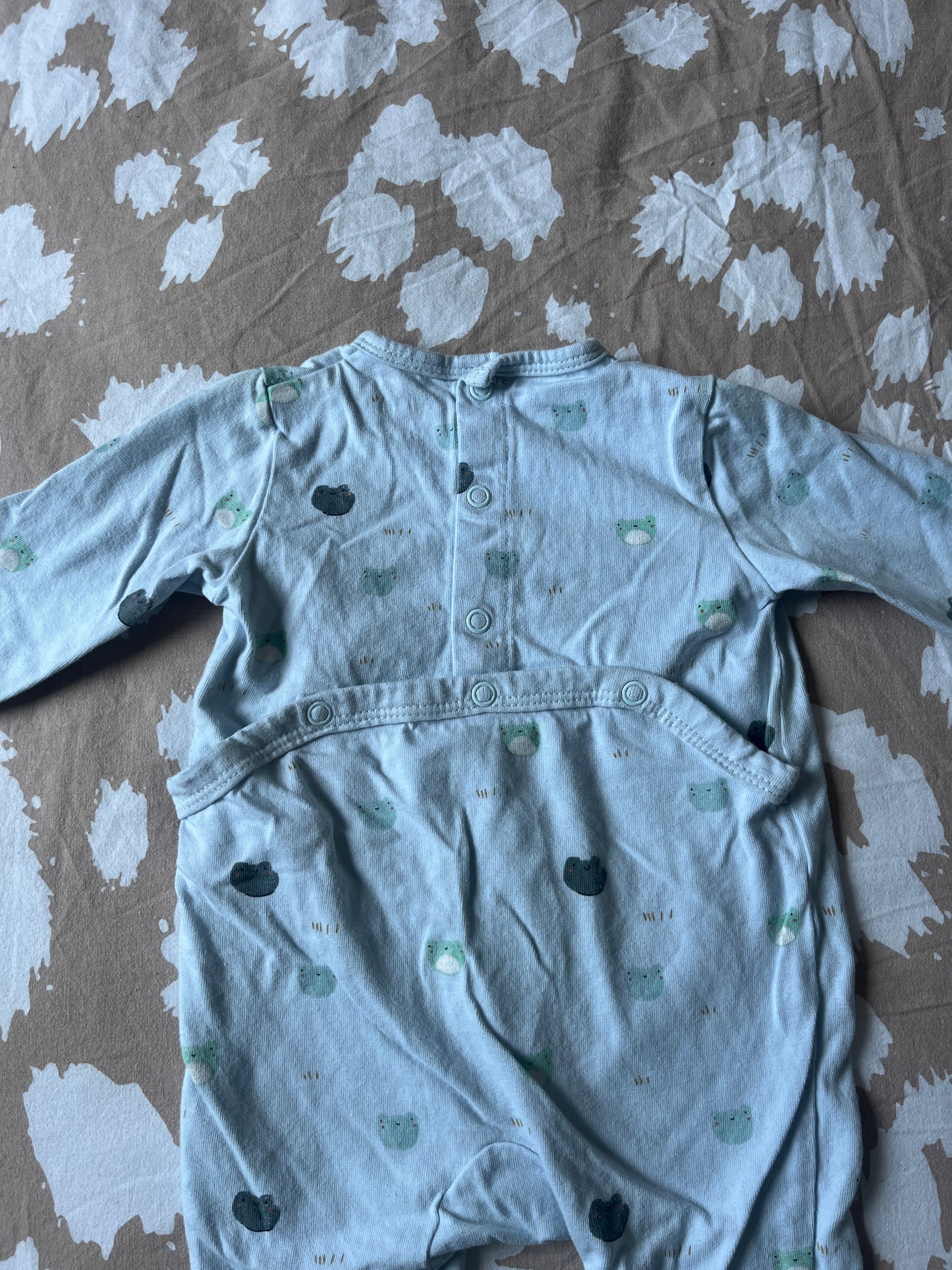 Pyjama léger bleu ciel avec grenouilles - 6 mois