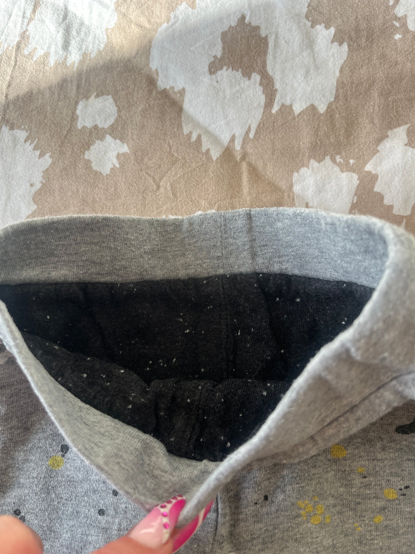 Jogging gris avec motifs taches de peinture - 12 mois