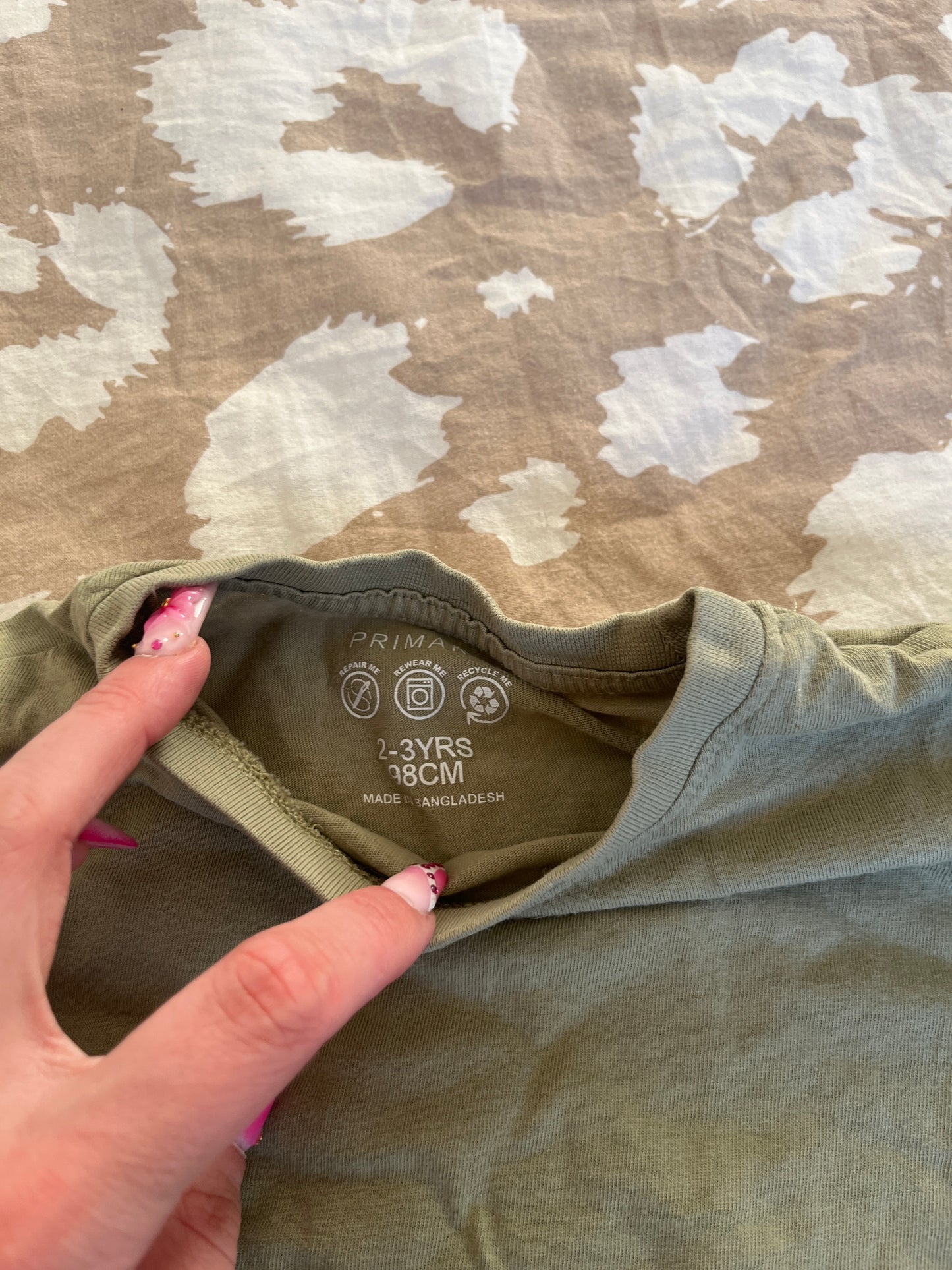 T-shirt à manches longues kaki Primark - 2/3 ans (98cm)