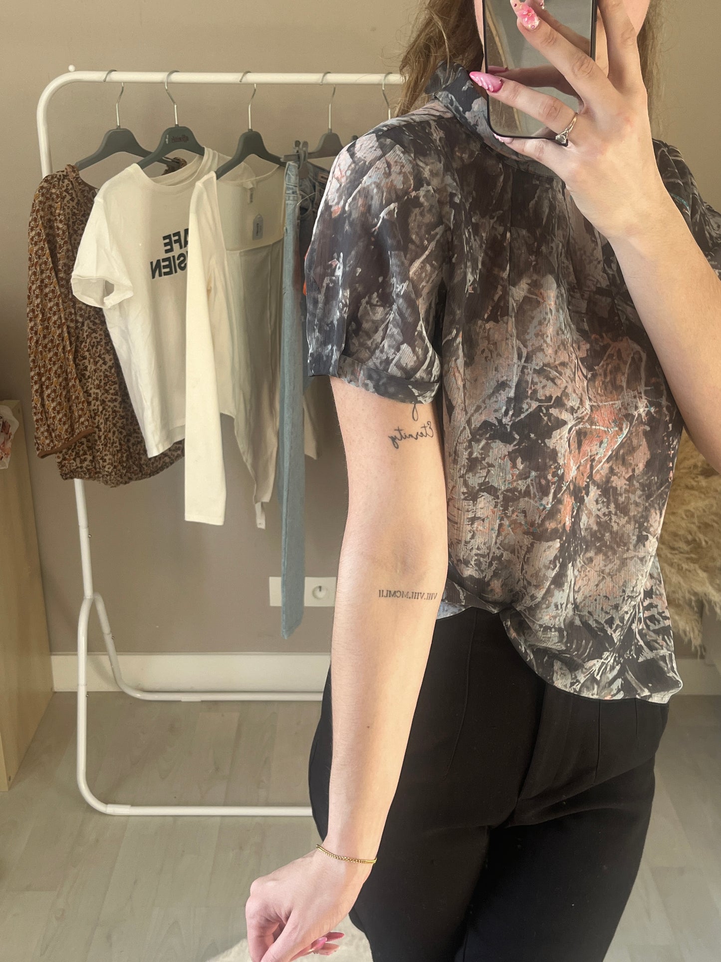 T-shirt à manches courtes fleuri transparent - M