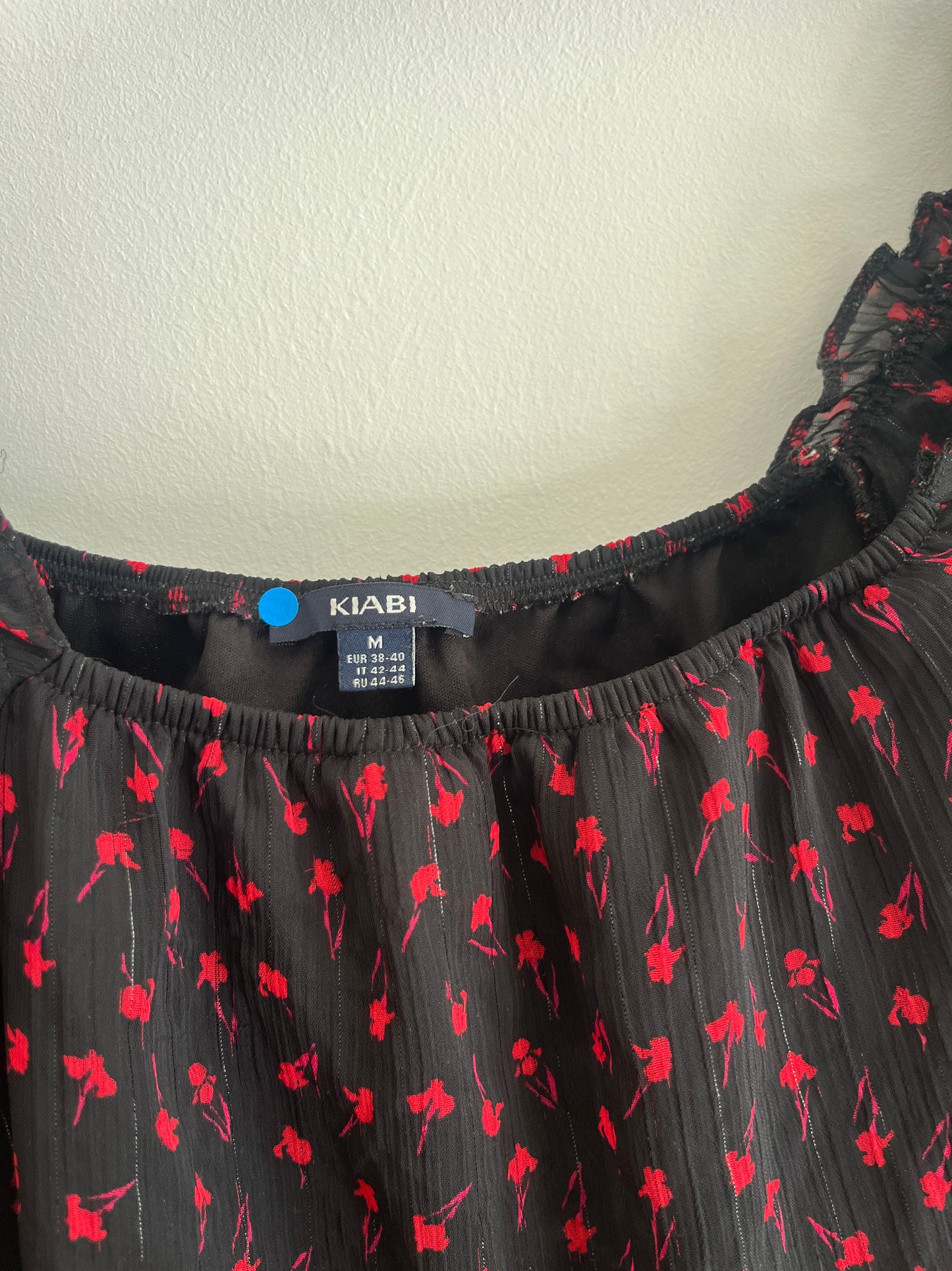 Blouse à manches 3/4 volantée et fleurs rouges - M