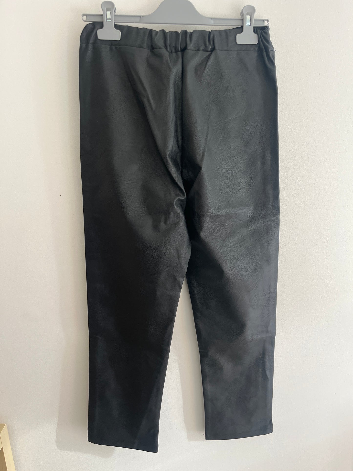 Pantalon droit en simili cuir NEUF - M