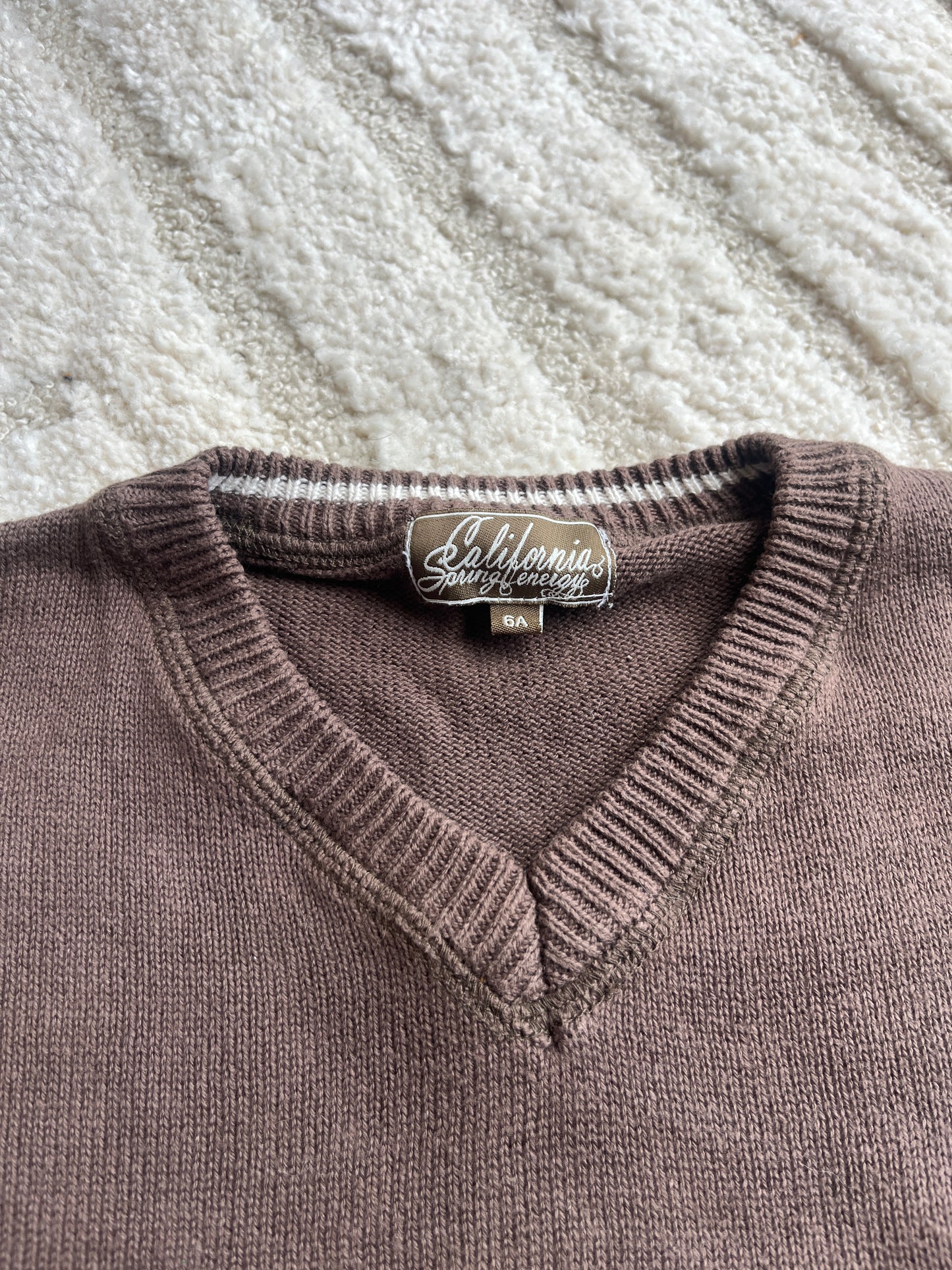 Pull en maille à manches longues marron col V - 6 ans
