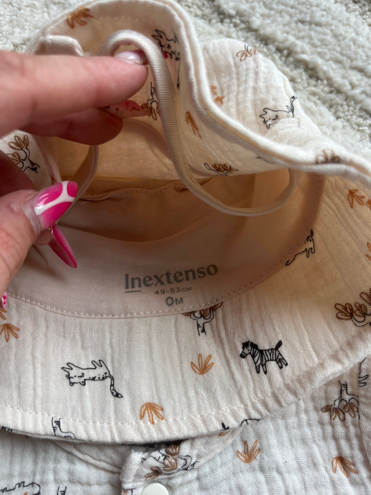 Ensemble barboteuse + chapeau beige motifs animaux savane effet gaze de coton - 0 mois
