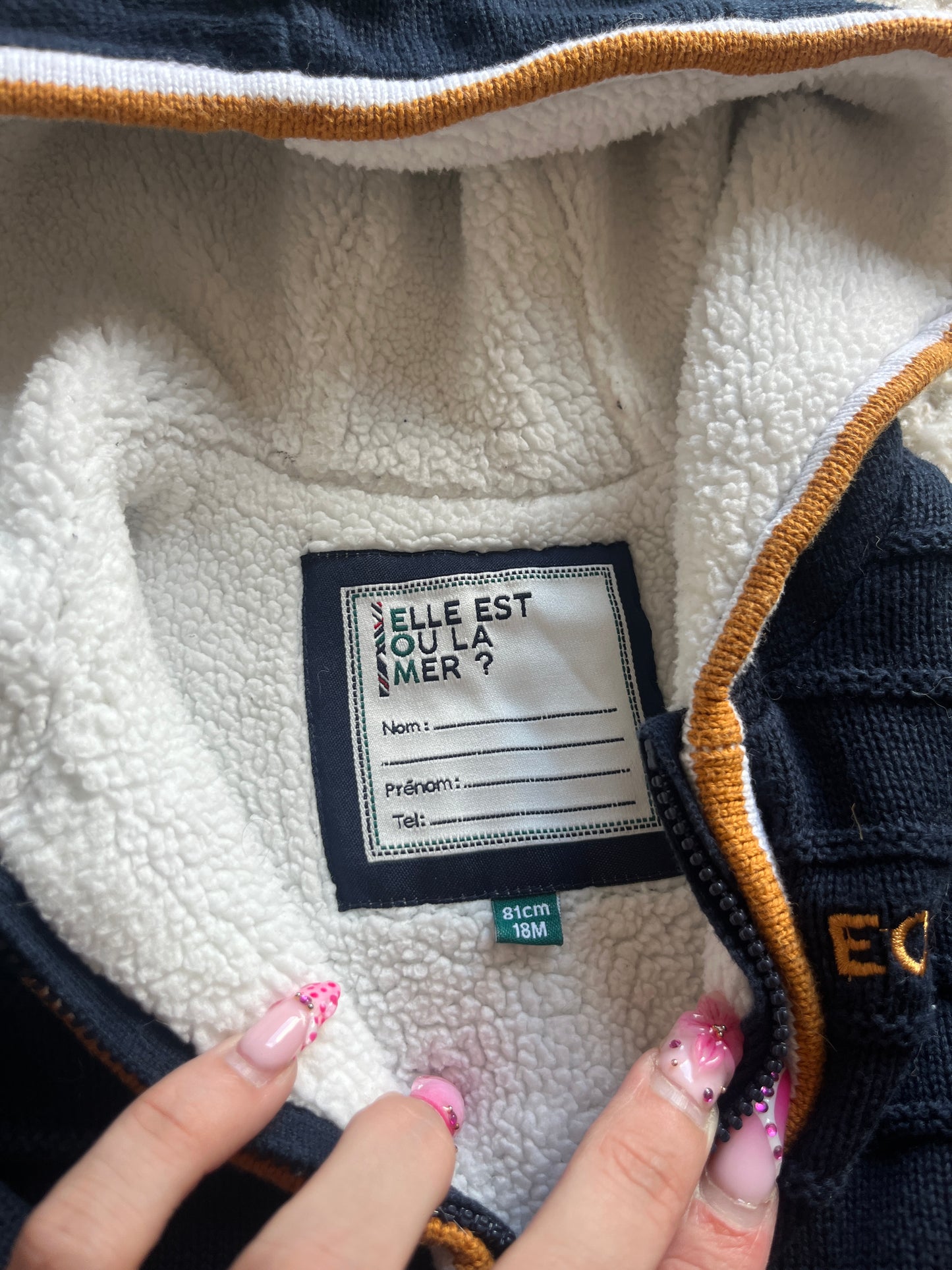 Veste à manches longues bleu marine à capuche et moumoute à l’intérieur Elle Est Où La Mer - 18 mois