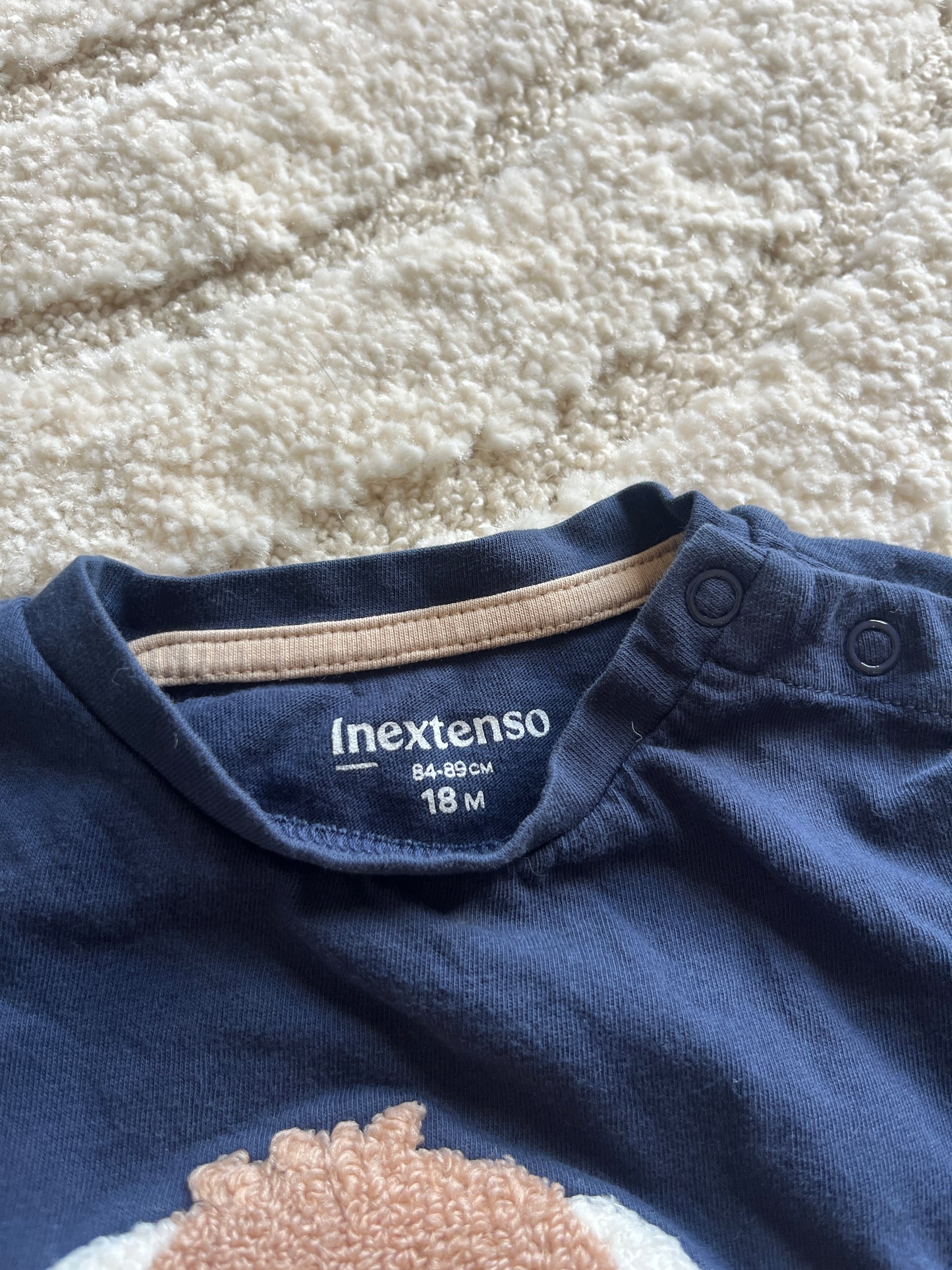 T-shirt à manches longues bleu marine avec tête chien en relief - 18 mois