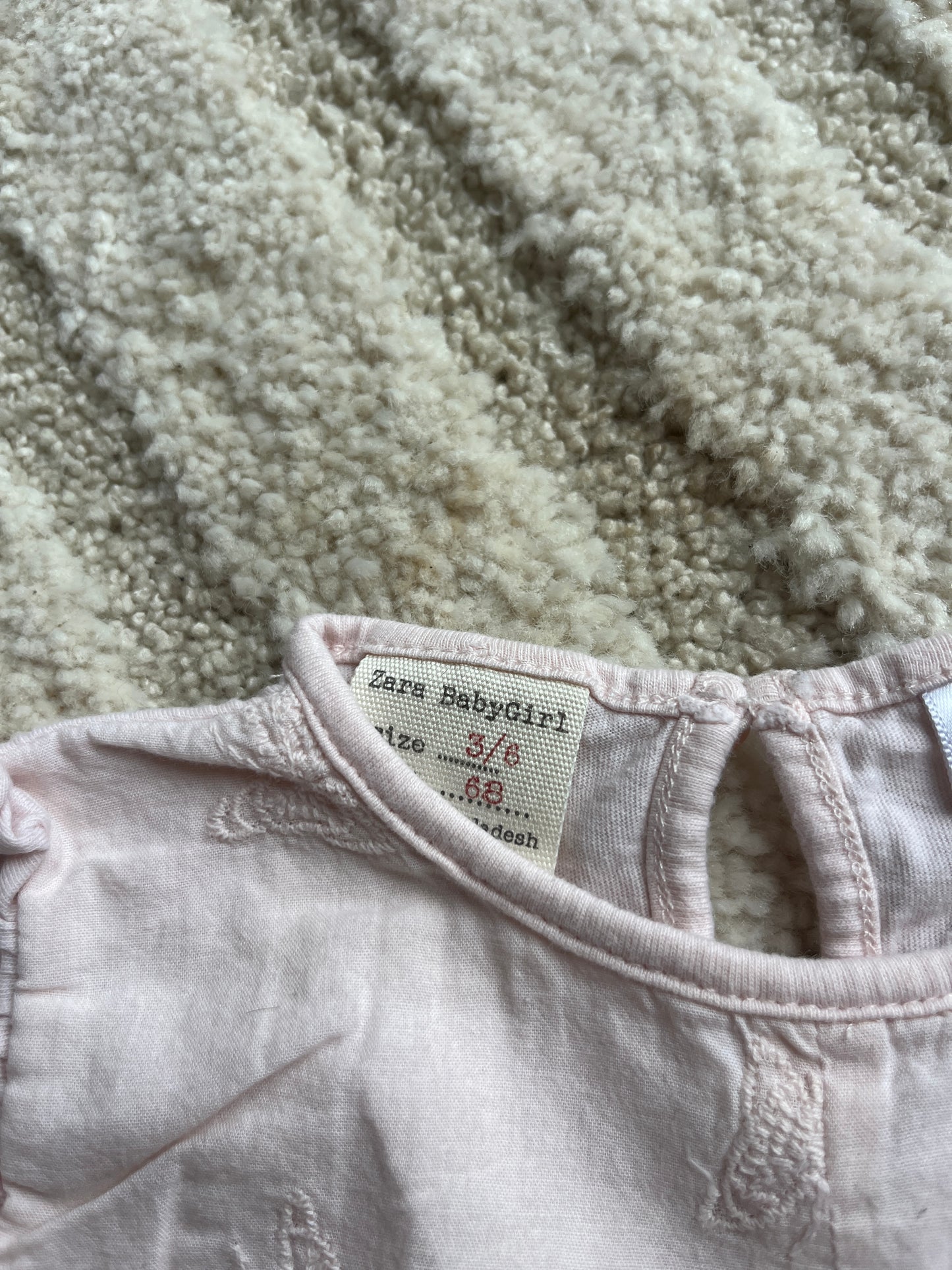 T-shirt à manches longues rose pale motifs papillons Zara - 3/6 mois (68cm)