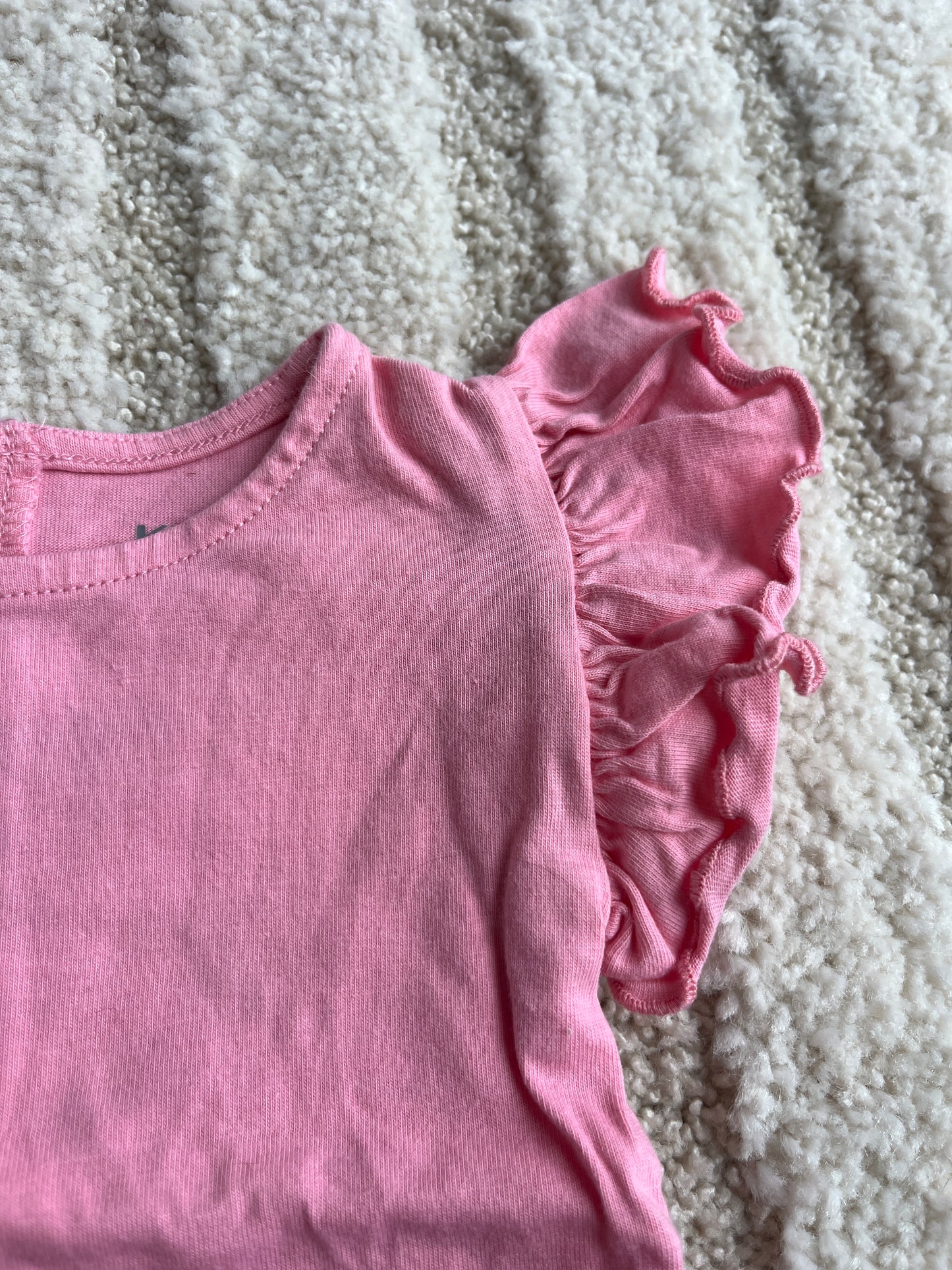 T-shirt à manches courtes volantées rose - 3 mois