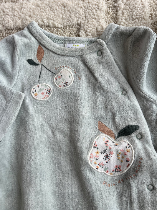 Pyjama velours vert sauge motifs pommes fleuries TAO - 3 mois