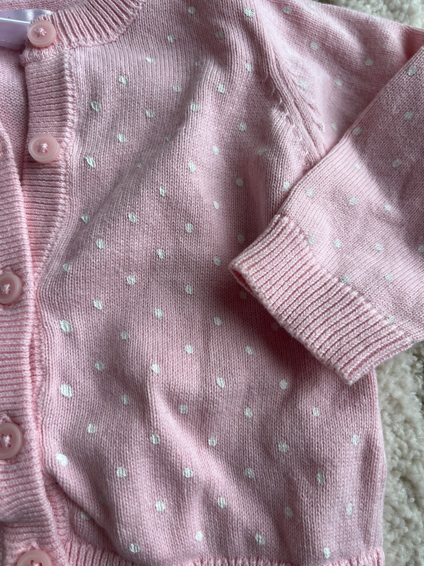Cardigan à manches longues rose avec pois blancs - 3 mois