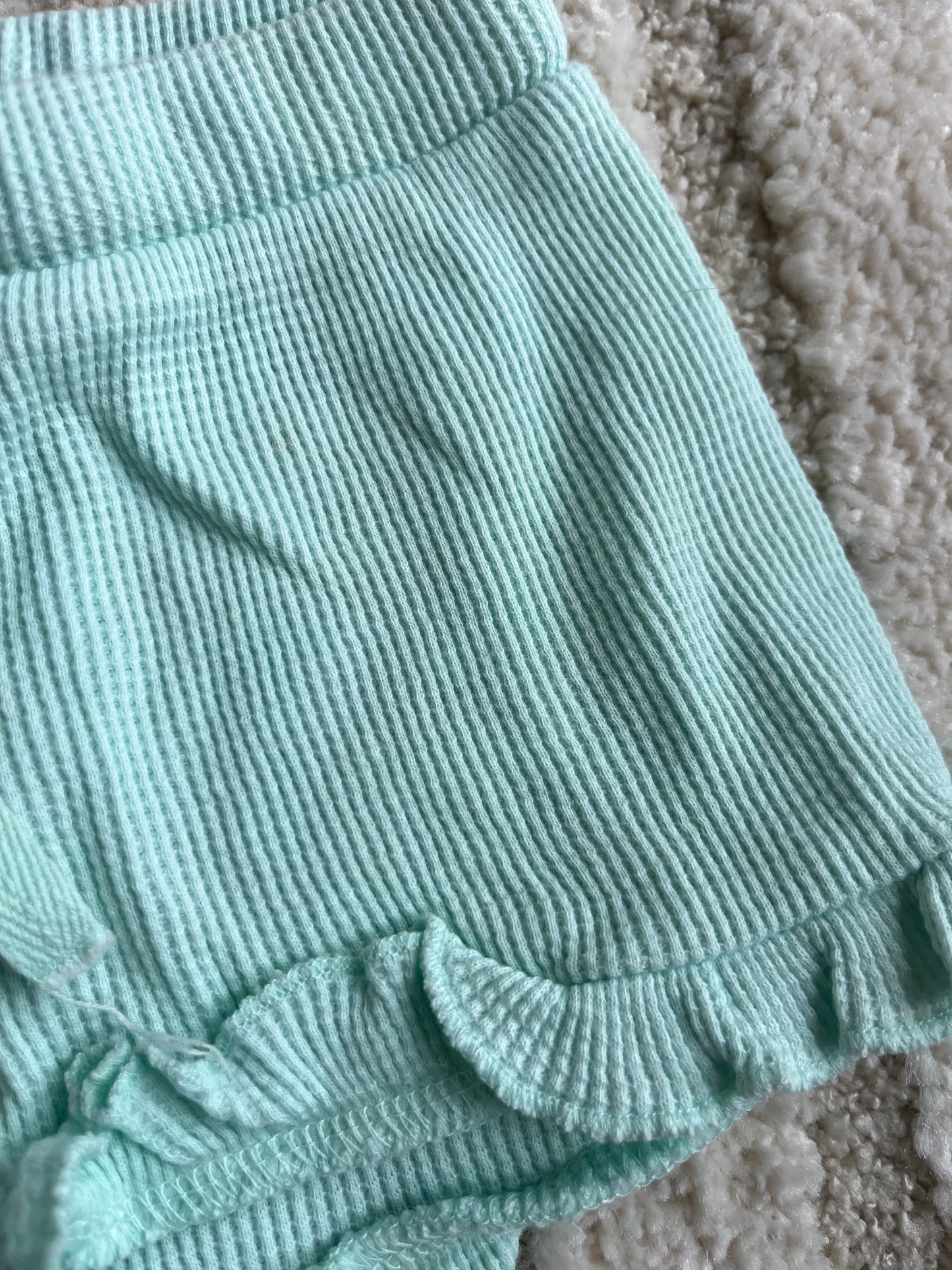 Short en maille gaufrée cyan avec ourlets volantées - 3 mois