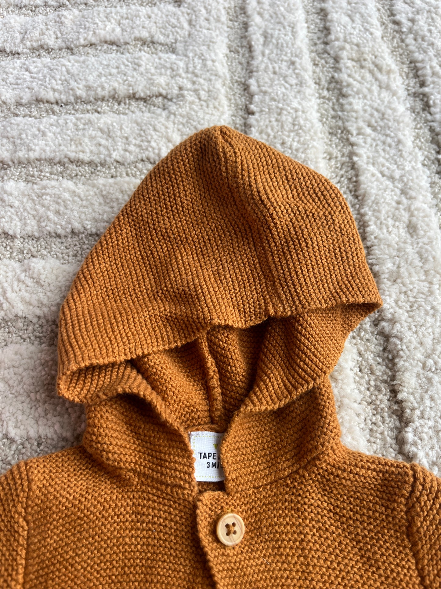 Veste en maille à capuche et à manches longues moutarde « mini nous » TAO - 3 mois