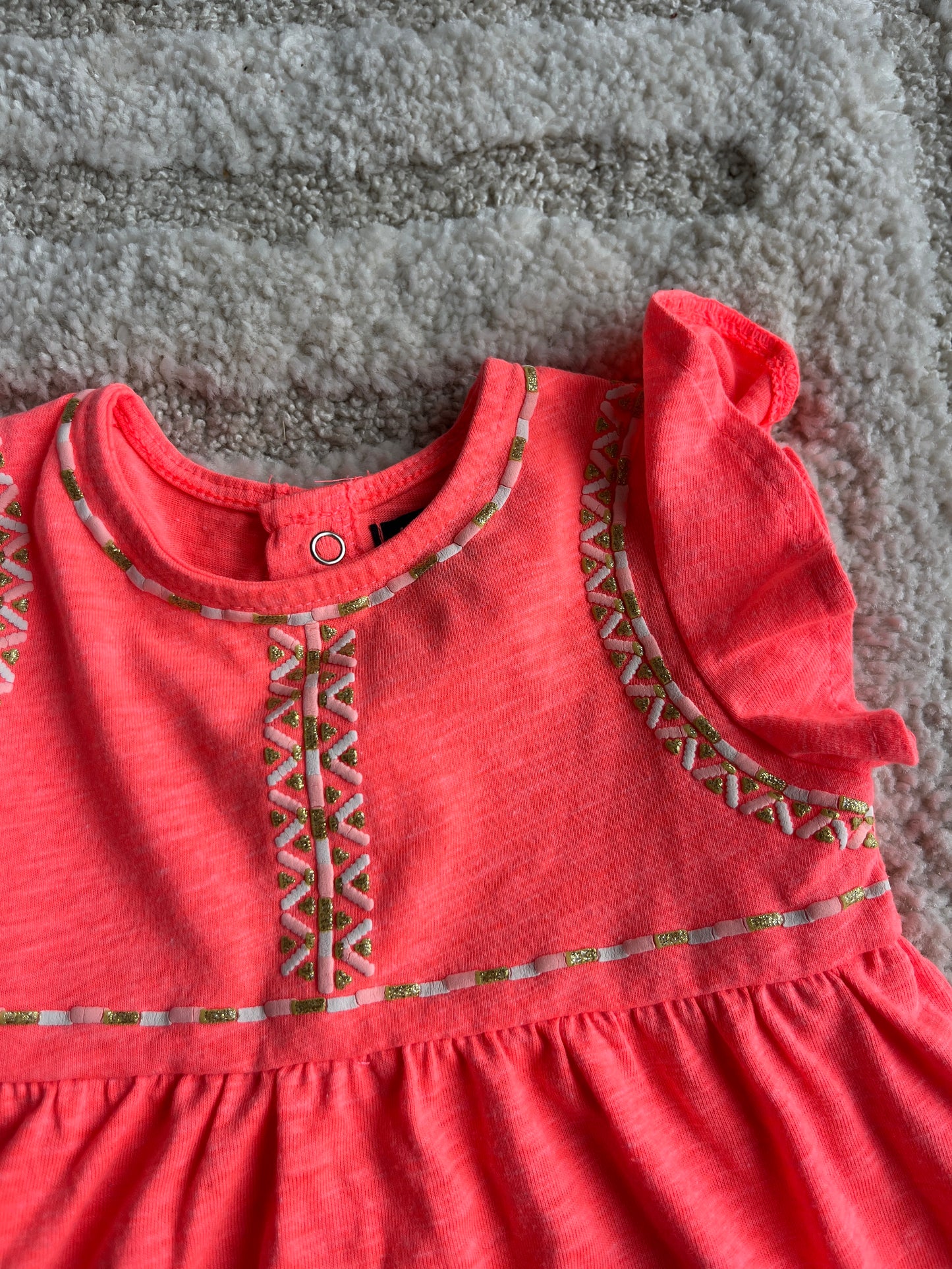 Robe été à manches courtes rose fluo détails bohèmes - 6 mois
