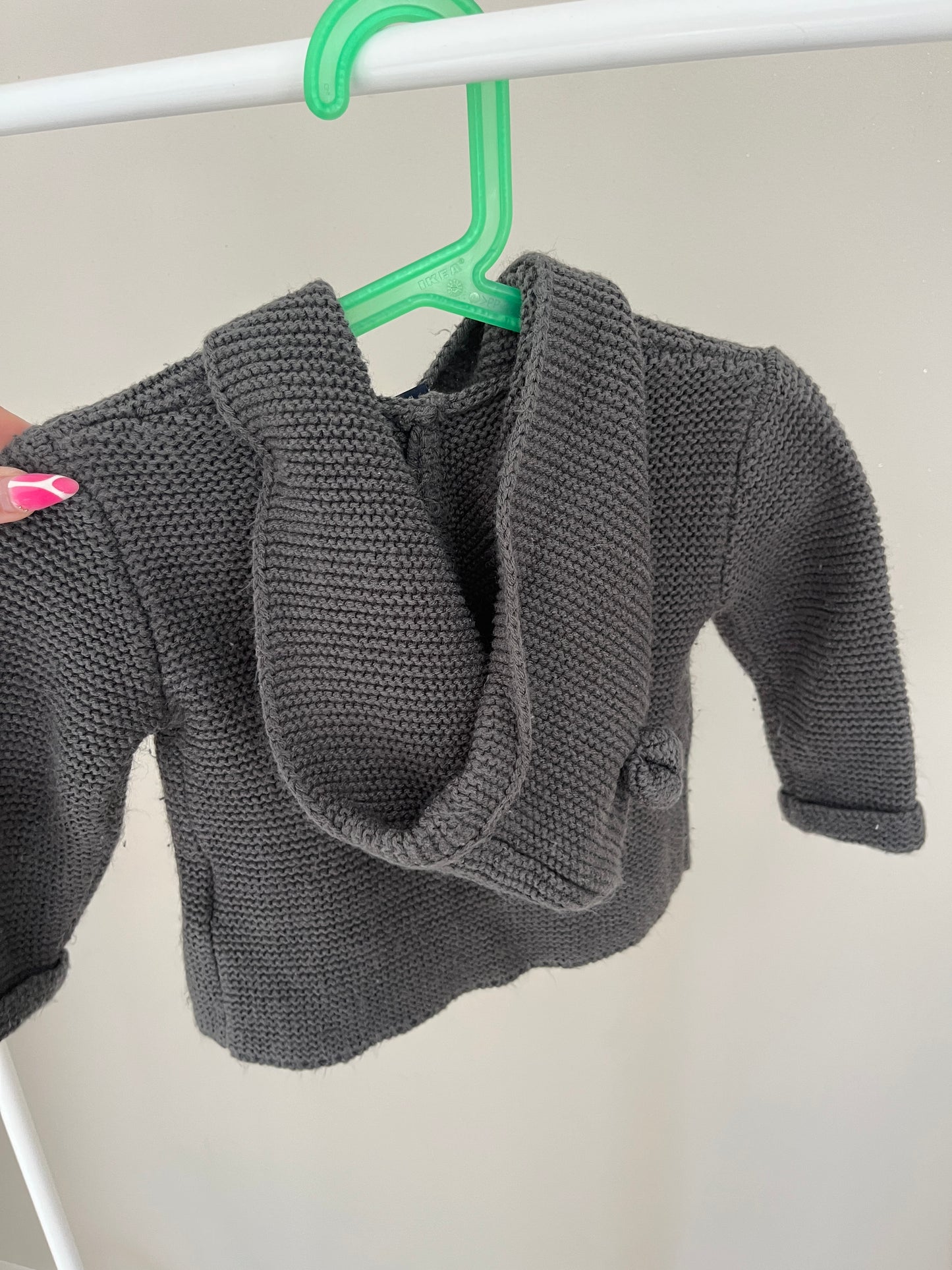 Veste en maille à manches longues gris avec capuche - 12 mois