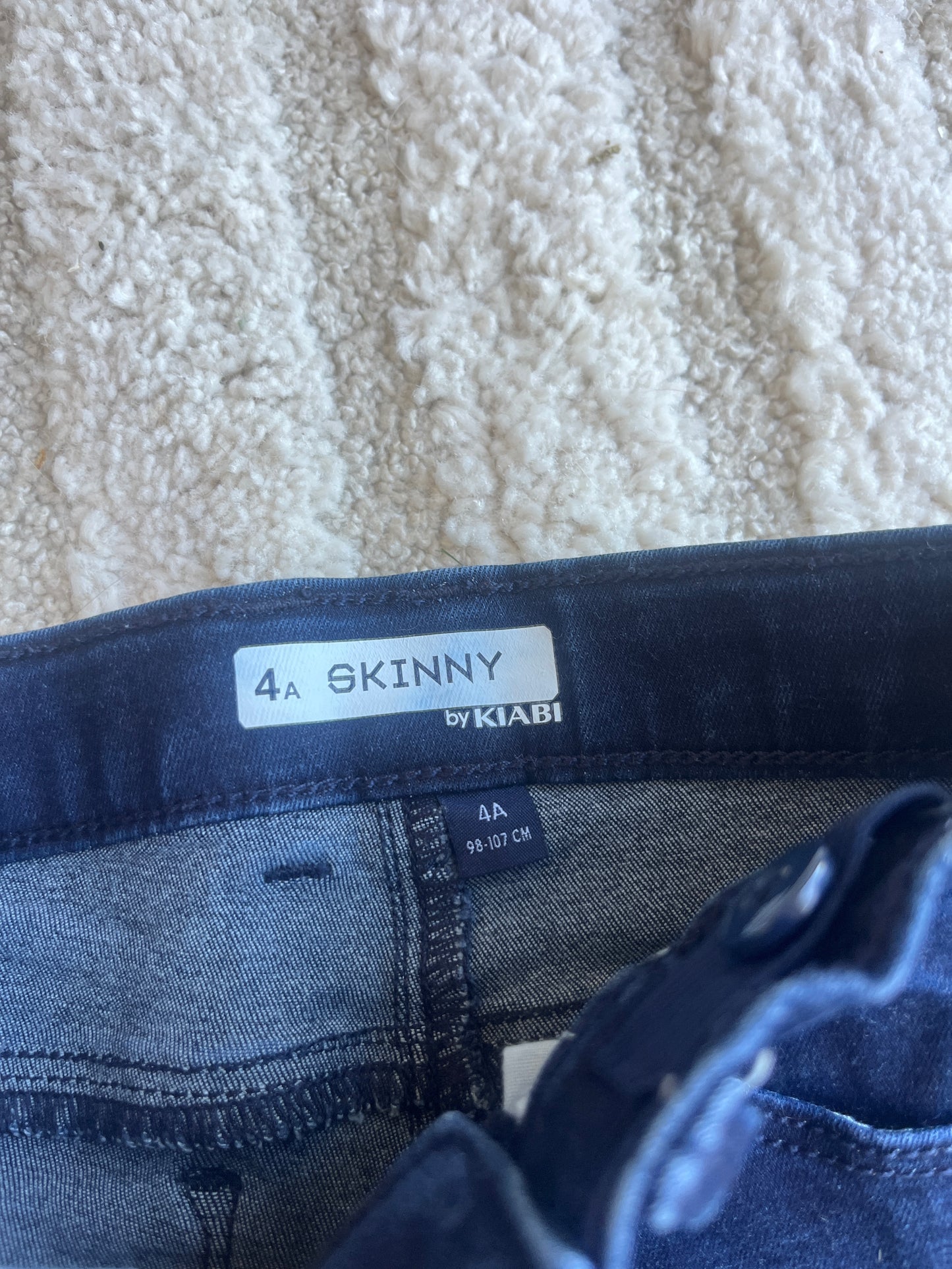 Jean bleu skinny avec détails paillettes noires - 4 ans