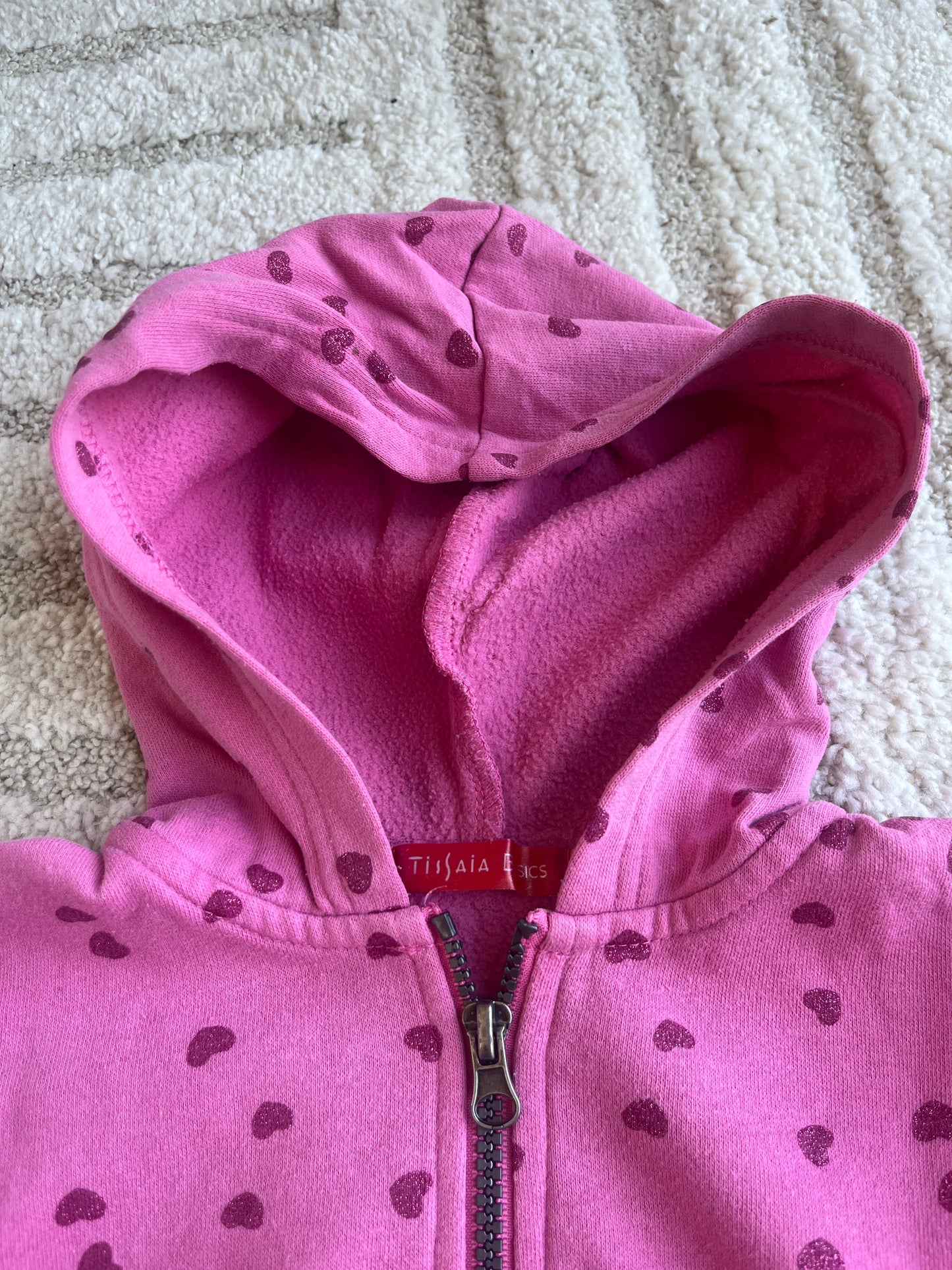 Gilet à zip rose motifs cœurs rouges - 4 ans