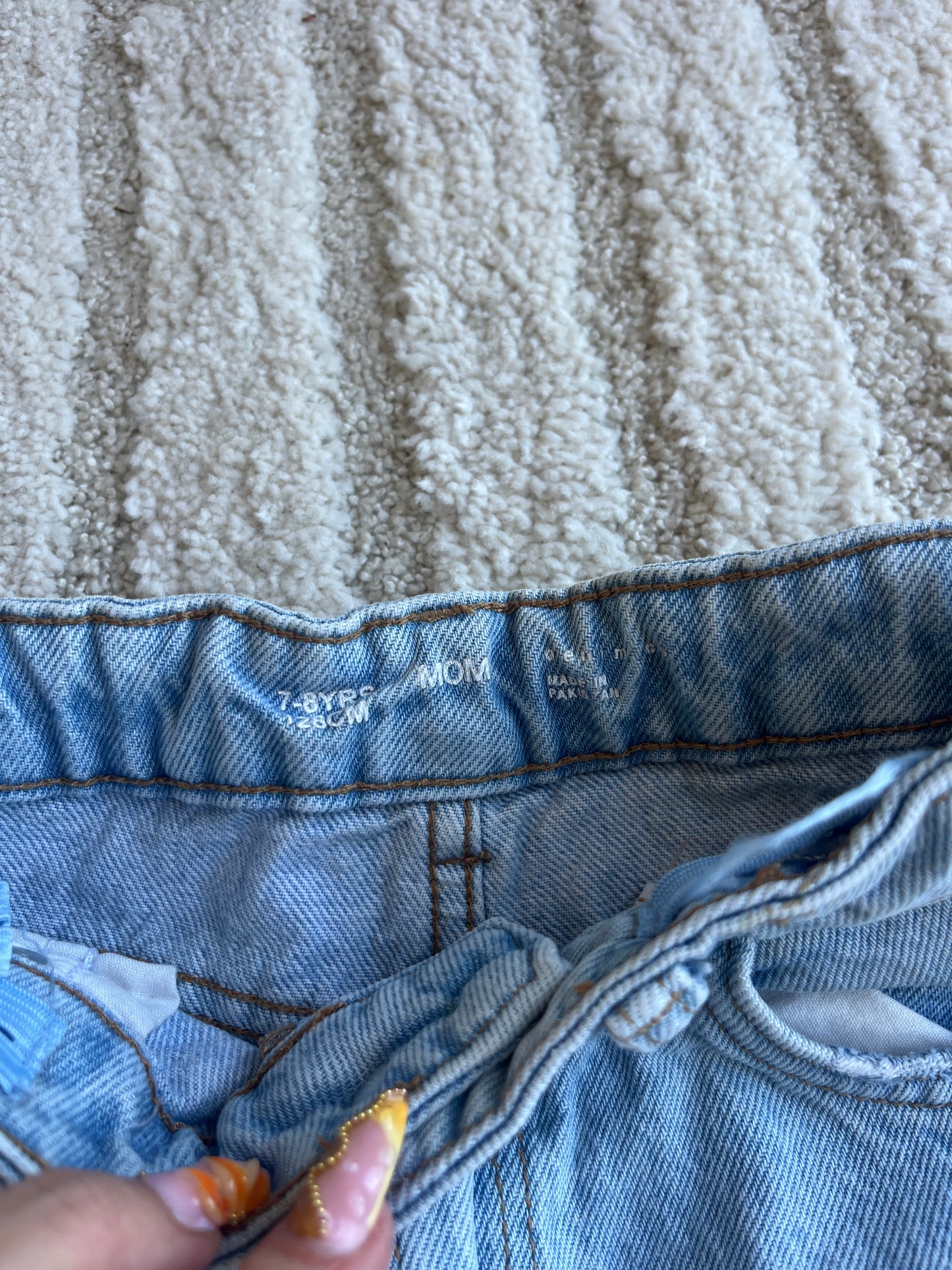 Jean mom bleu clair troué - 7/8 ans (128 cm)