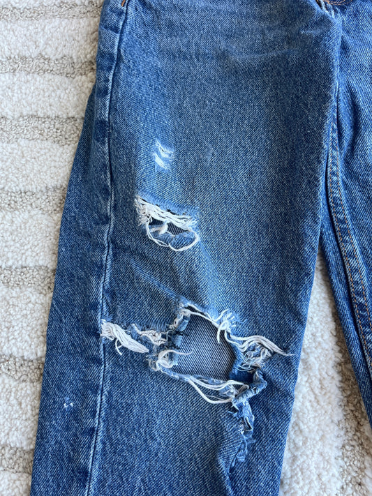 Jean mom bleu troué - 7/8 ans (128 cm)