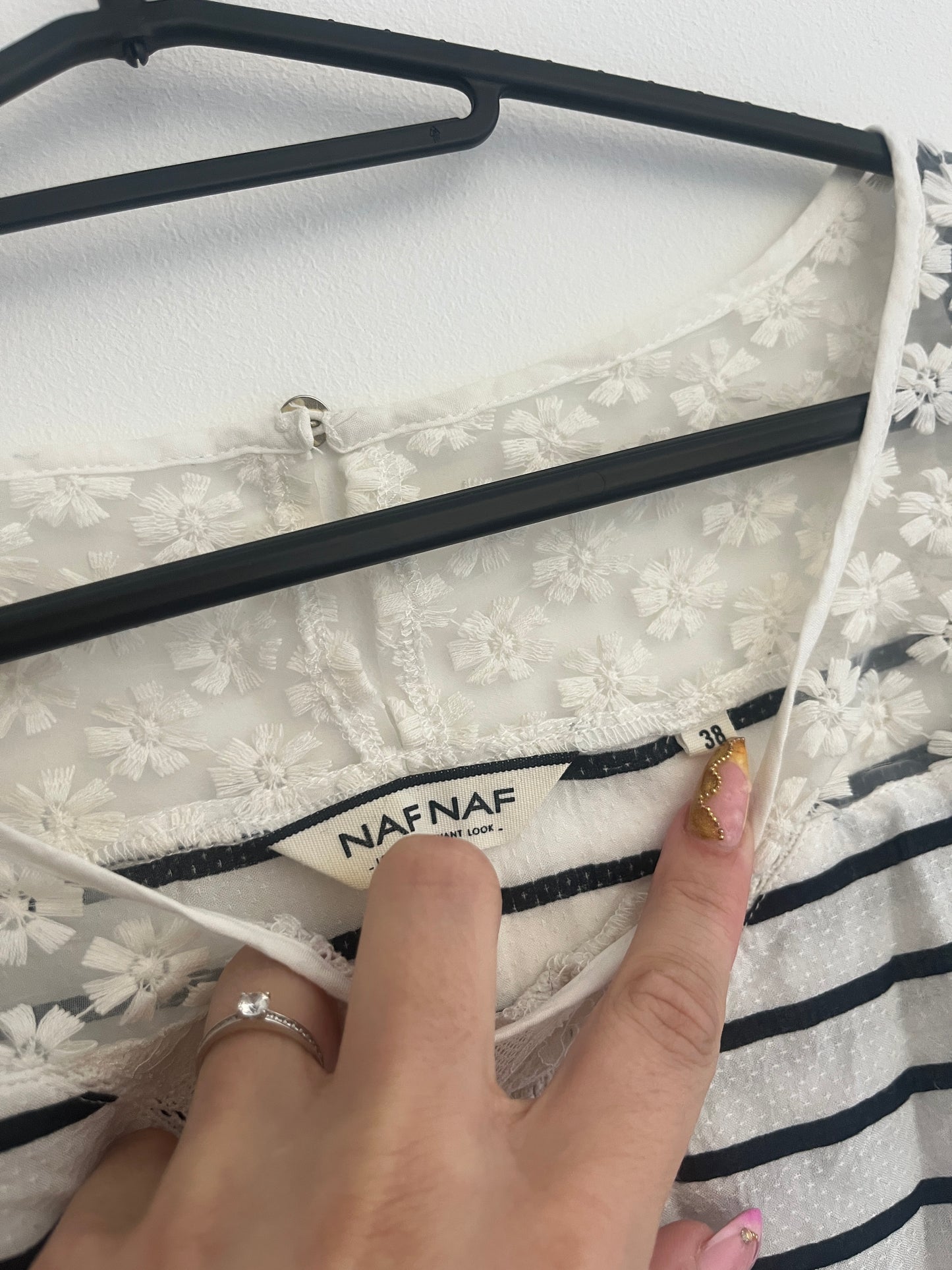 T-shirt à manches courtes blanc rayé noir avec dentelle Naf Naf - M