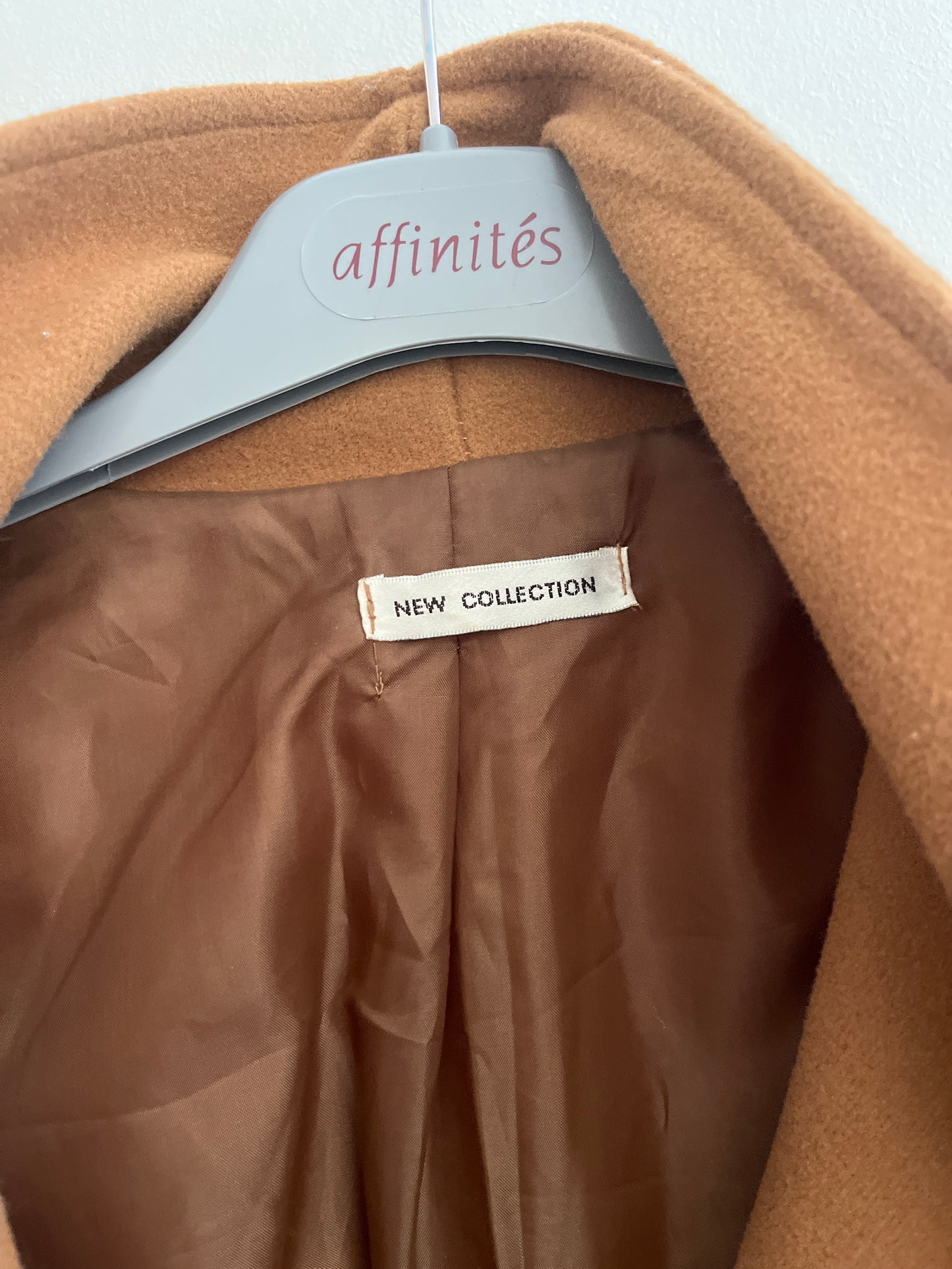 Manteau beige ceinturé et grand col New Collection - M