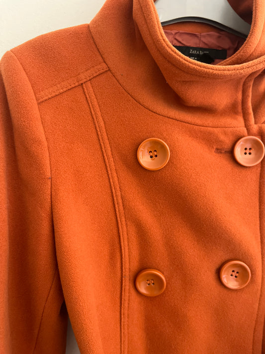 Manteau en velours ceinturé et boutonné orange Zara - M