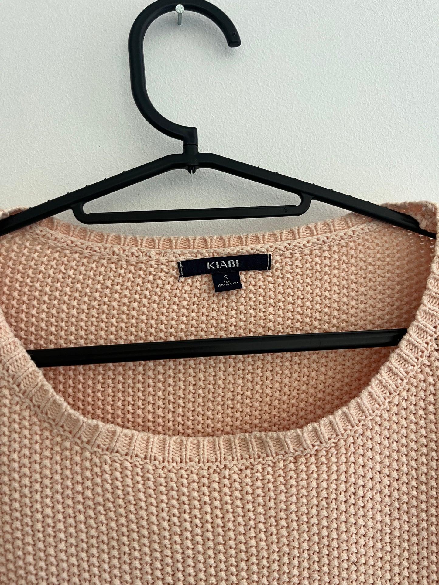 Pull en maille à manches longues rose avec fentes - S