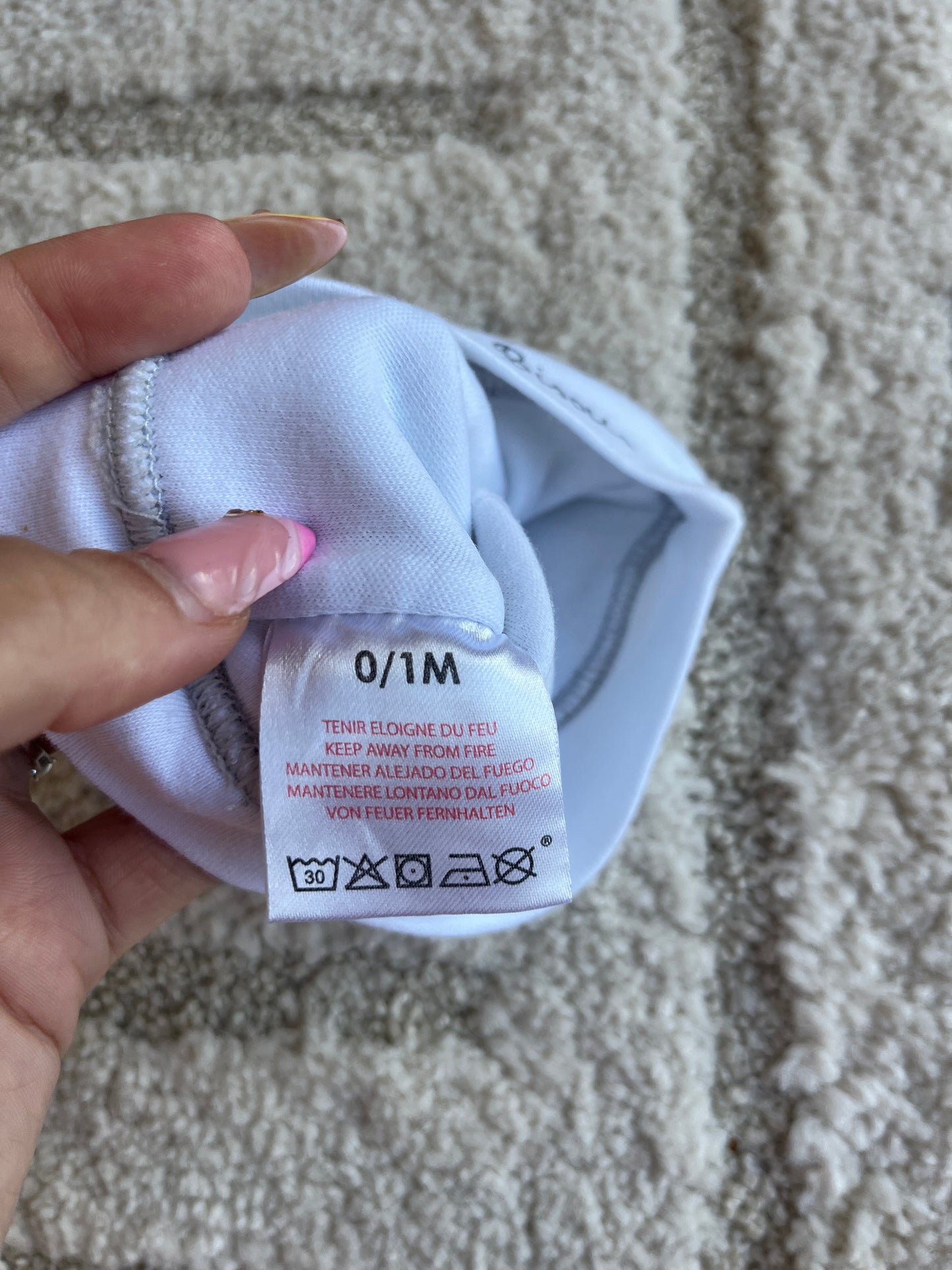 Bonnet en velours gris « je veux des bisous » - 0/1 mois