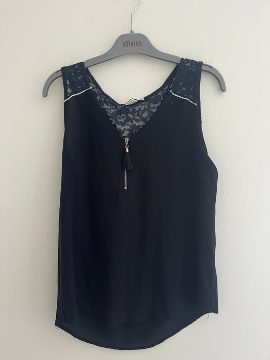 Top sans manches bleu marine avec dentelle Ligne à suivre - 38