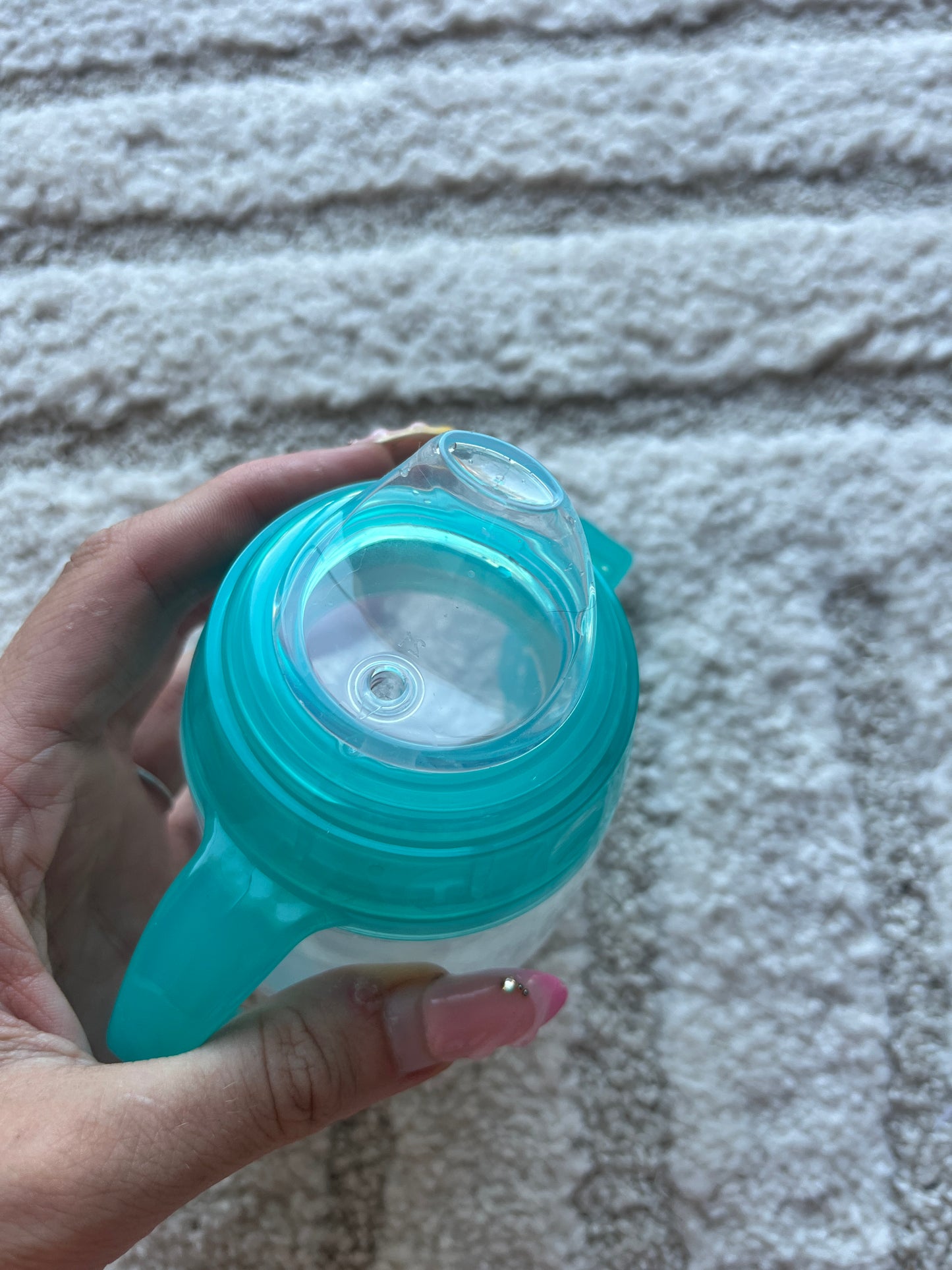 Tasse anti-fuite plastique - dès 6 mois