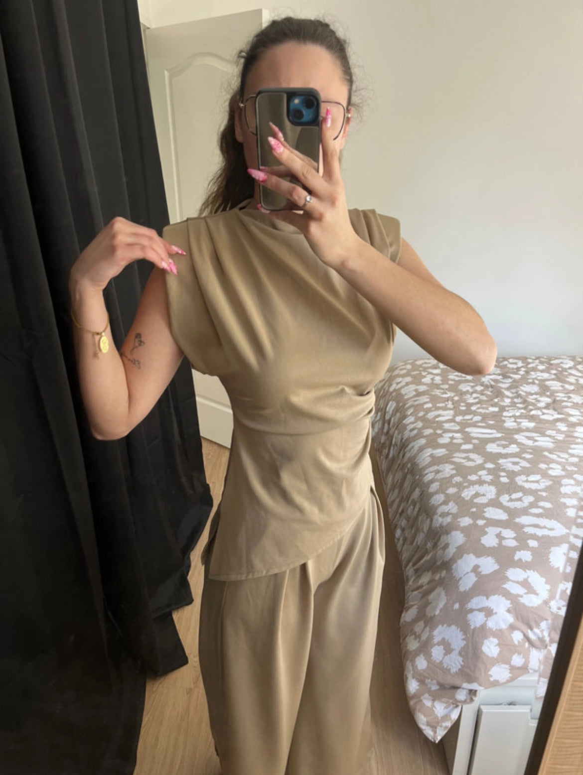 Ensemble chic beige haut épaulettes + pantalon large Rosy Days NEUF - TU