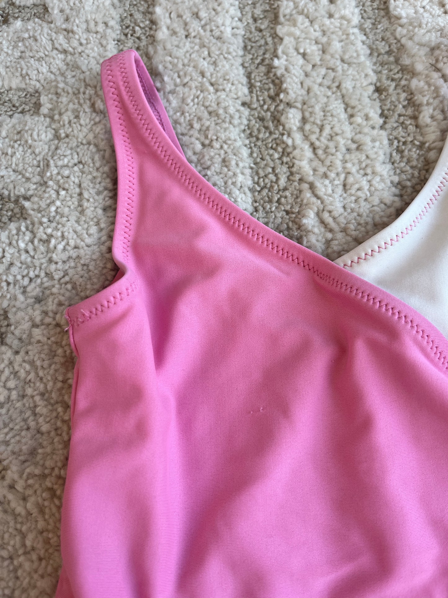 Maillot de bain 1 pièce rose et blanc - 3 ans
