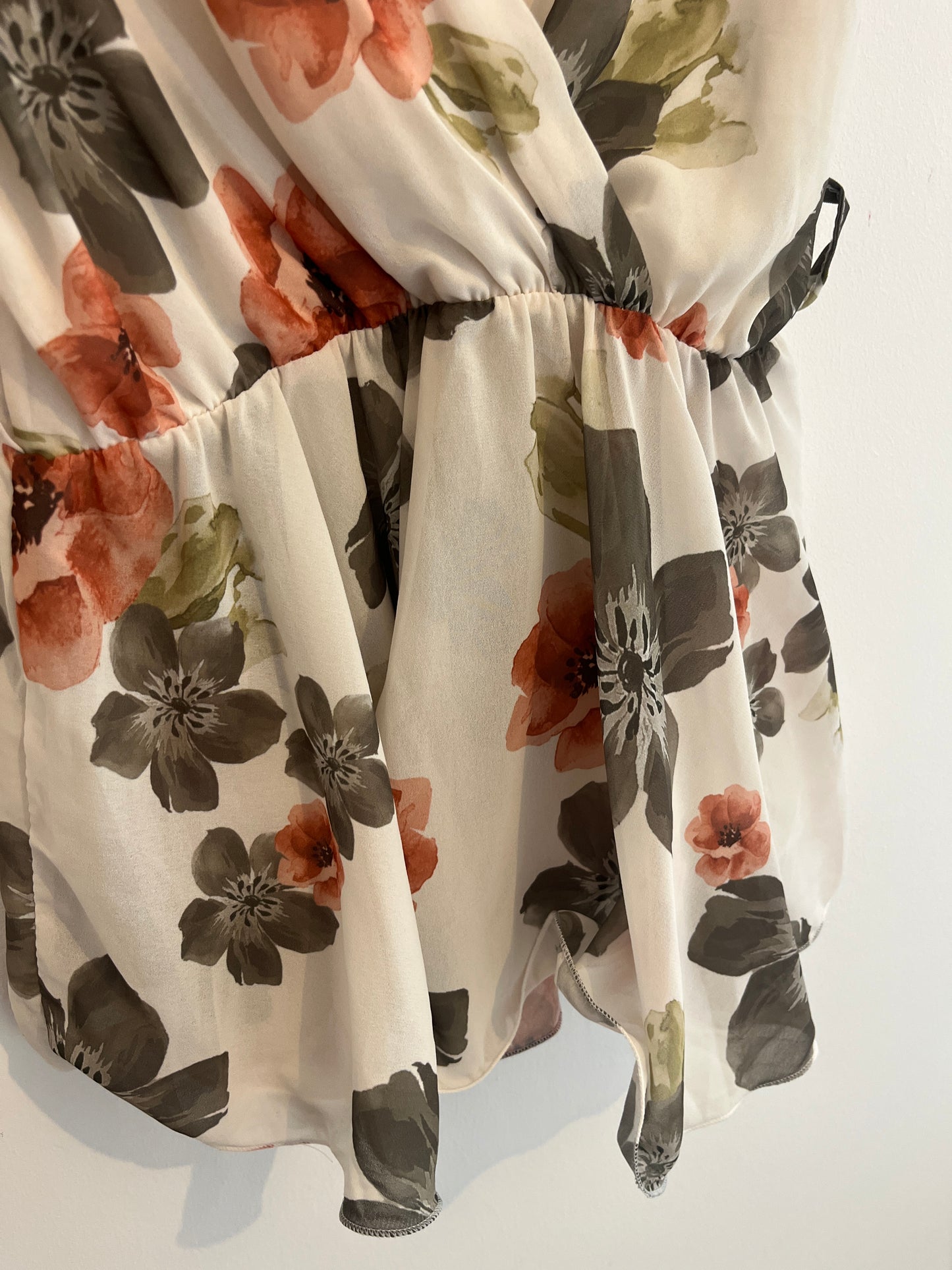 Top fluide fleuri et décolleté plongeant Floria - S/M