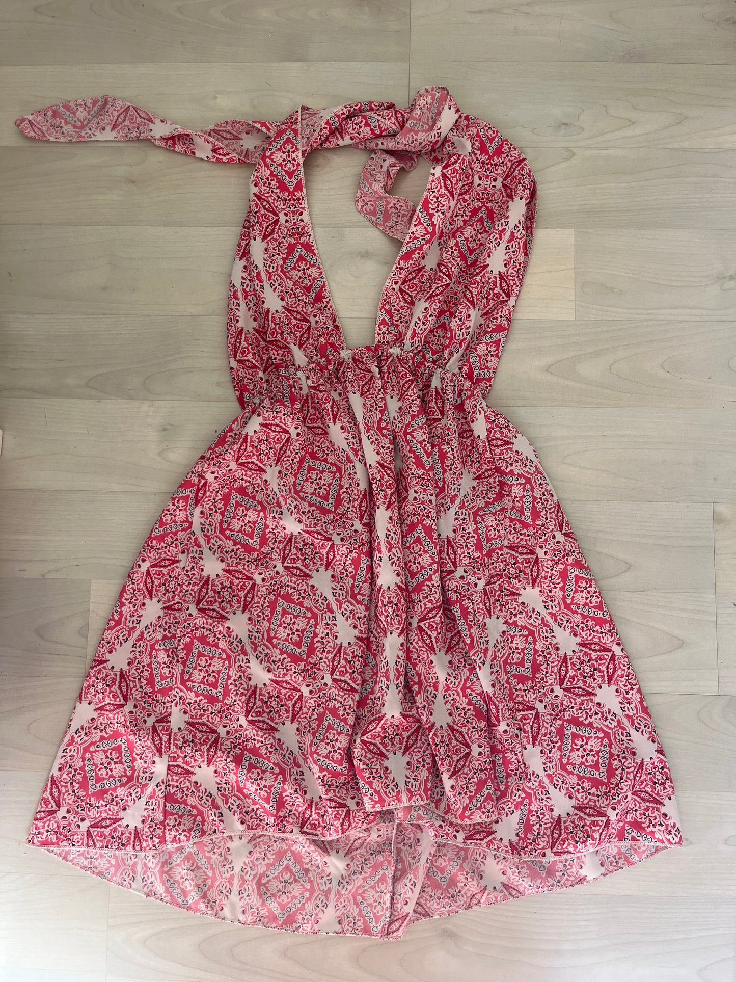Robe courte été rose et blanc dos nu - S