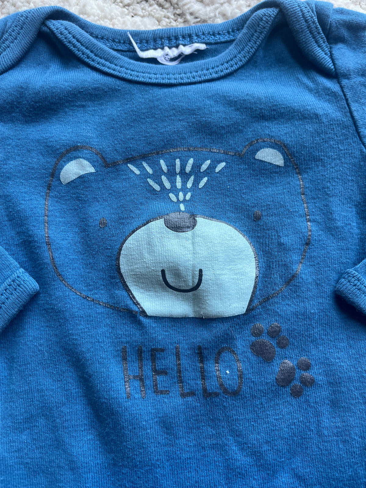 Body manches longues bleu tête d’ourson « hello » - 6 mois