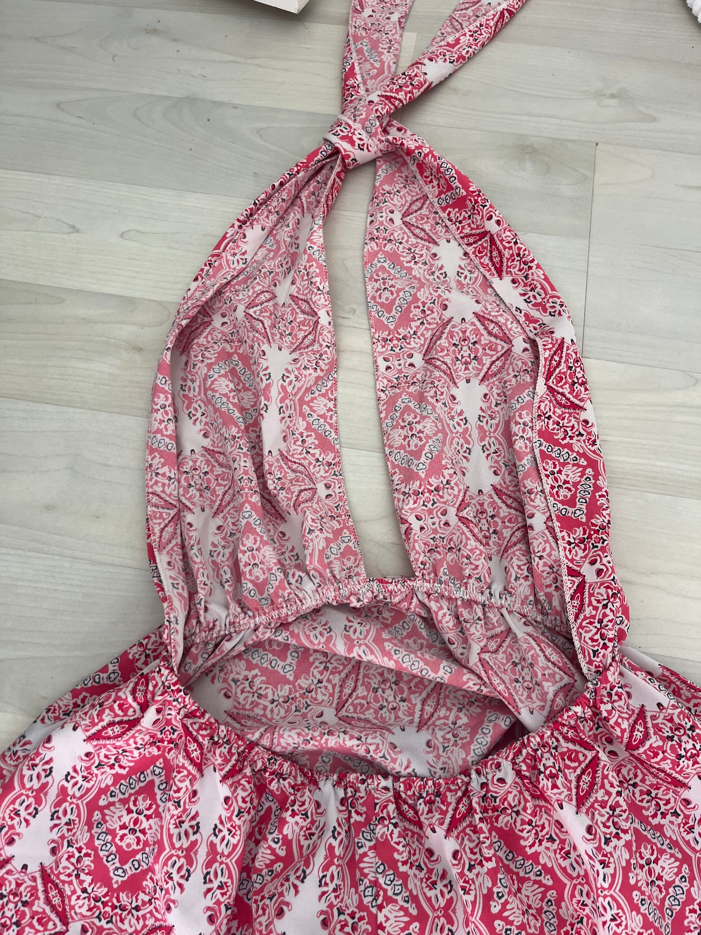 Robe courte été rose et blanc dos nu - S