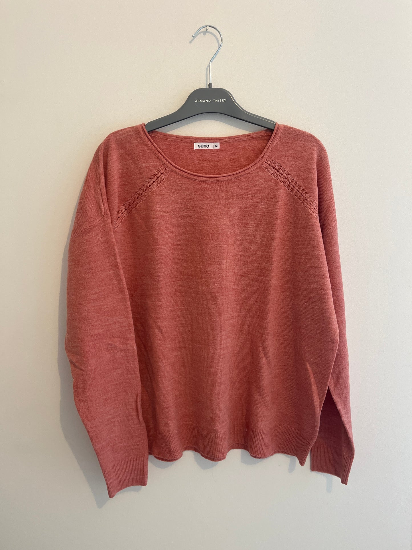 Pull doux corail avec détails broderies Gemo - M