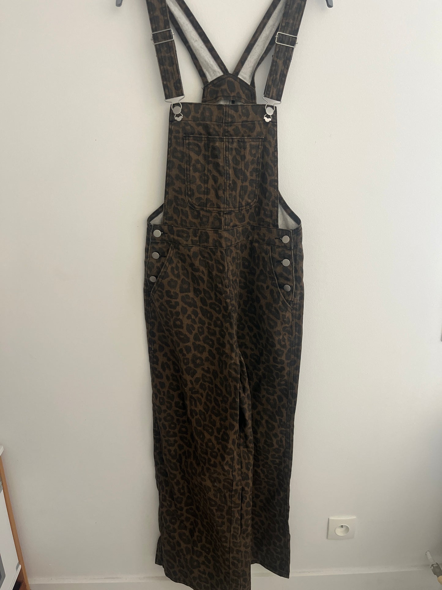 Salopette pantalon large à bretelles léopard - S