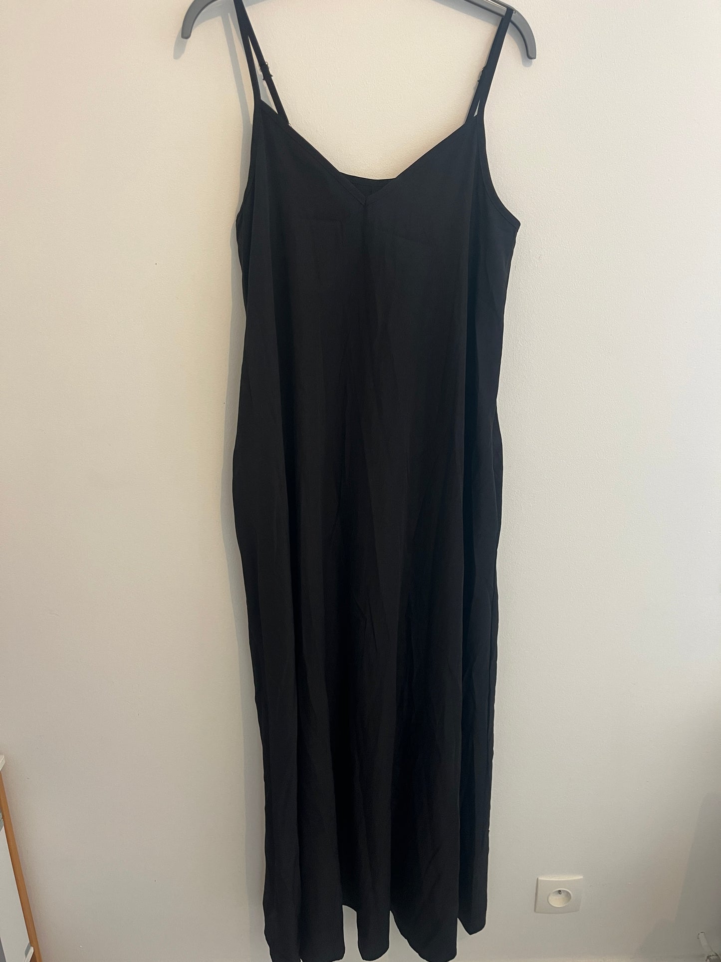 Robe longue ample et confort à bretelles noire - S
