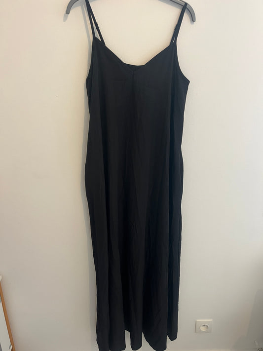 Robe longue ample et confort à bretelles noire - S