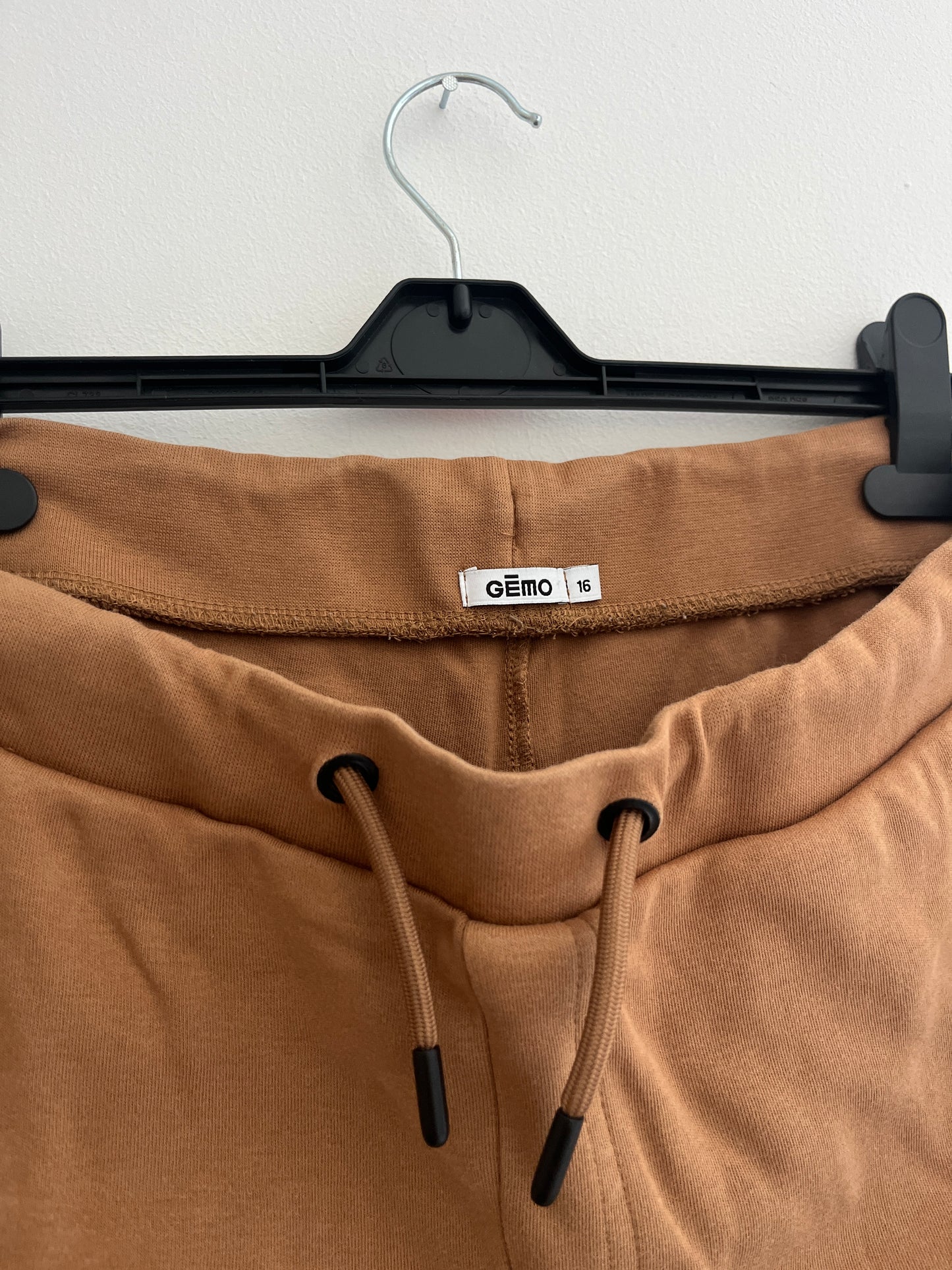 Jogging type cargo camel à poches - 16 ans