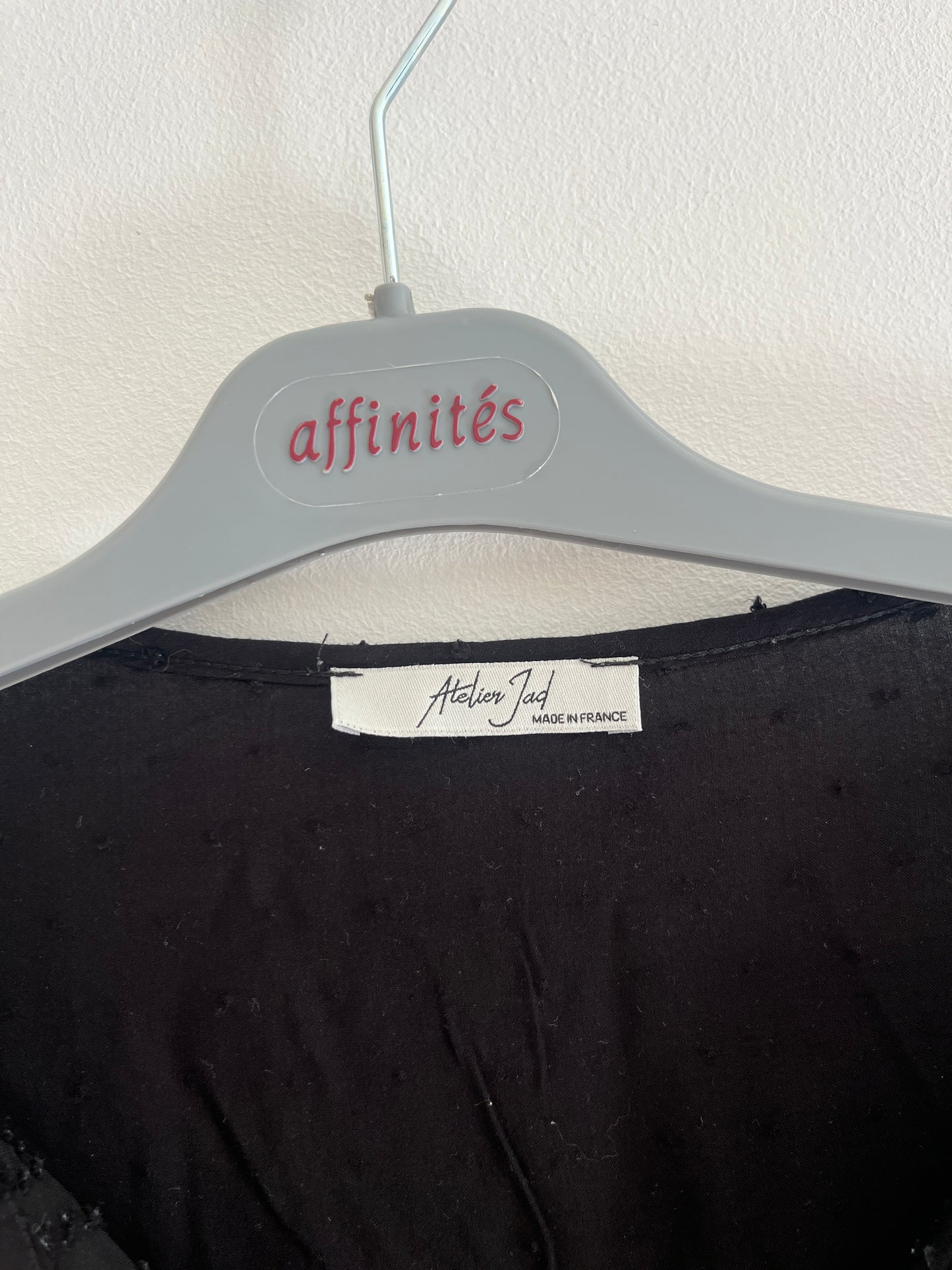 Blouse noire avec manches transparentes avec paillettes Atelier Jad - taille 6
