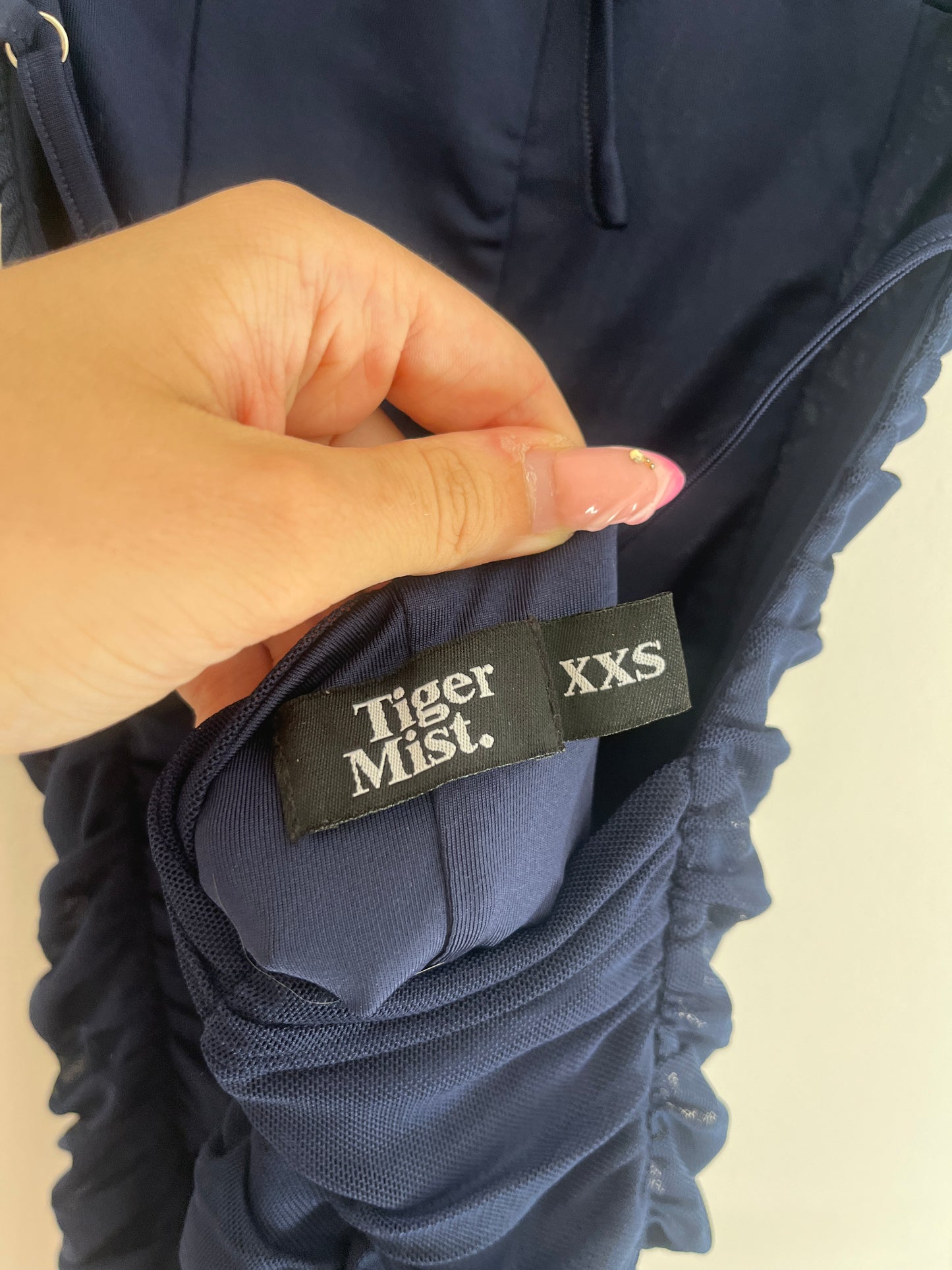 Mini robe moulante en tulle bleu marine et dos nu Tiger Mist - XXS